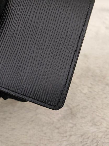 *NEW* LV Portefeuille Multiple Epi Noir M (CHIP)