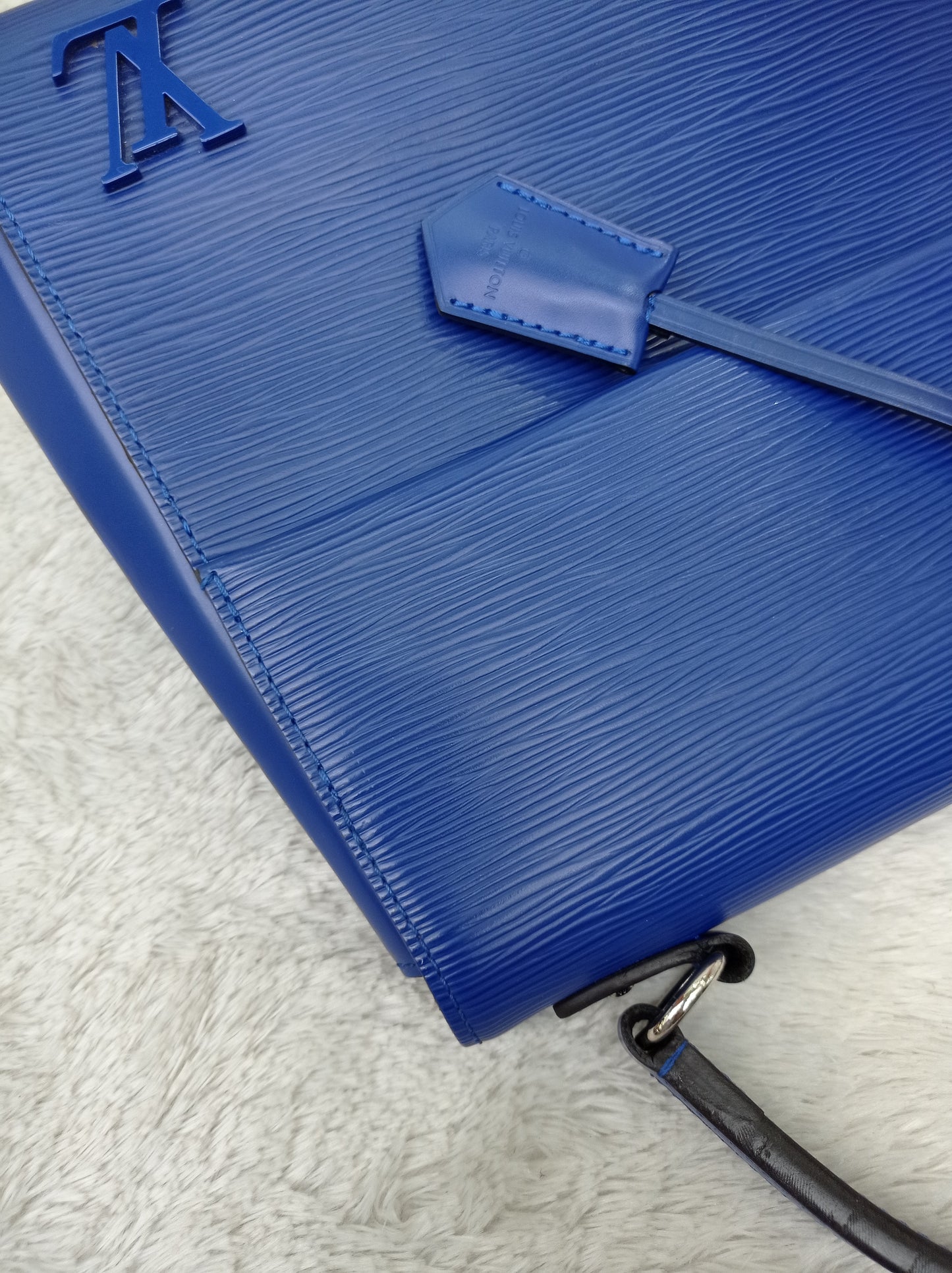LV Cluny MM Epi Blueberry 2016