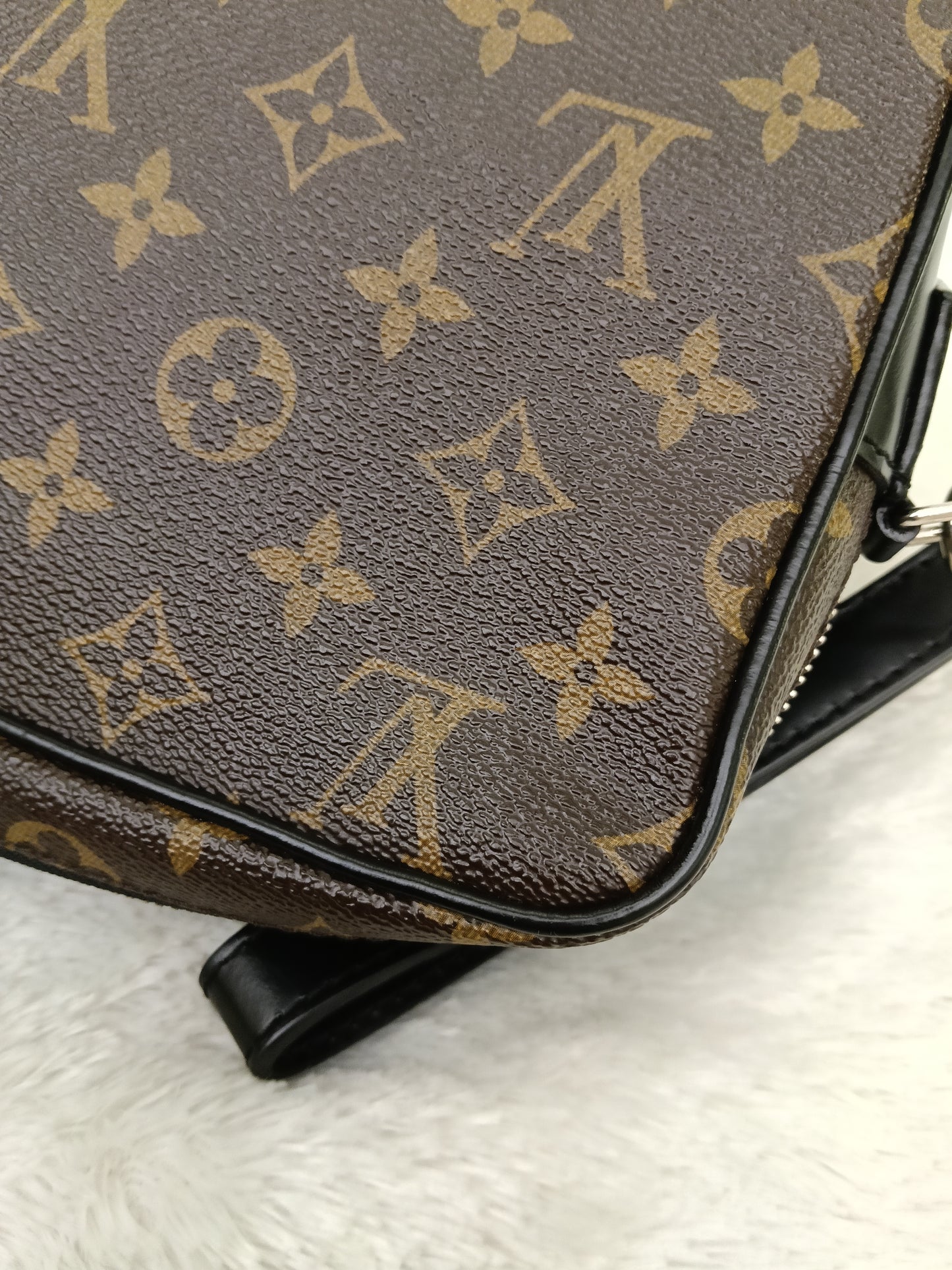 LV Kasai Clutch Monogram Macassar 2017