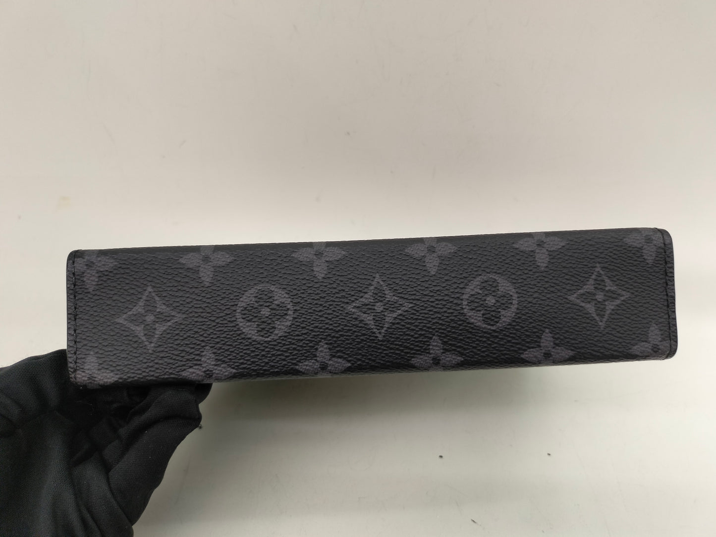 LV Gaston Wearable Monogram Eclipse (CHIP)