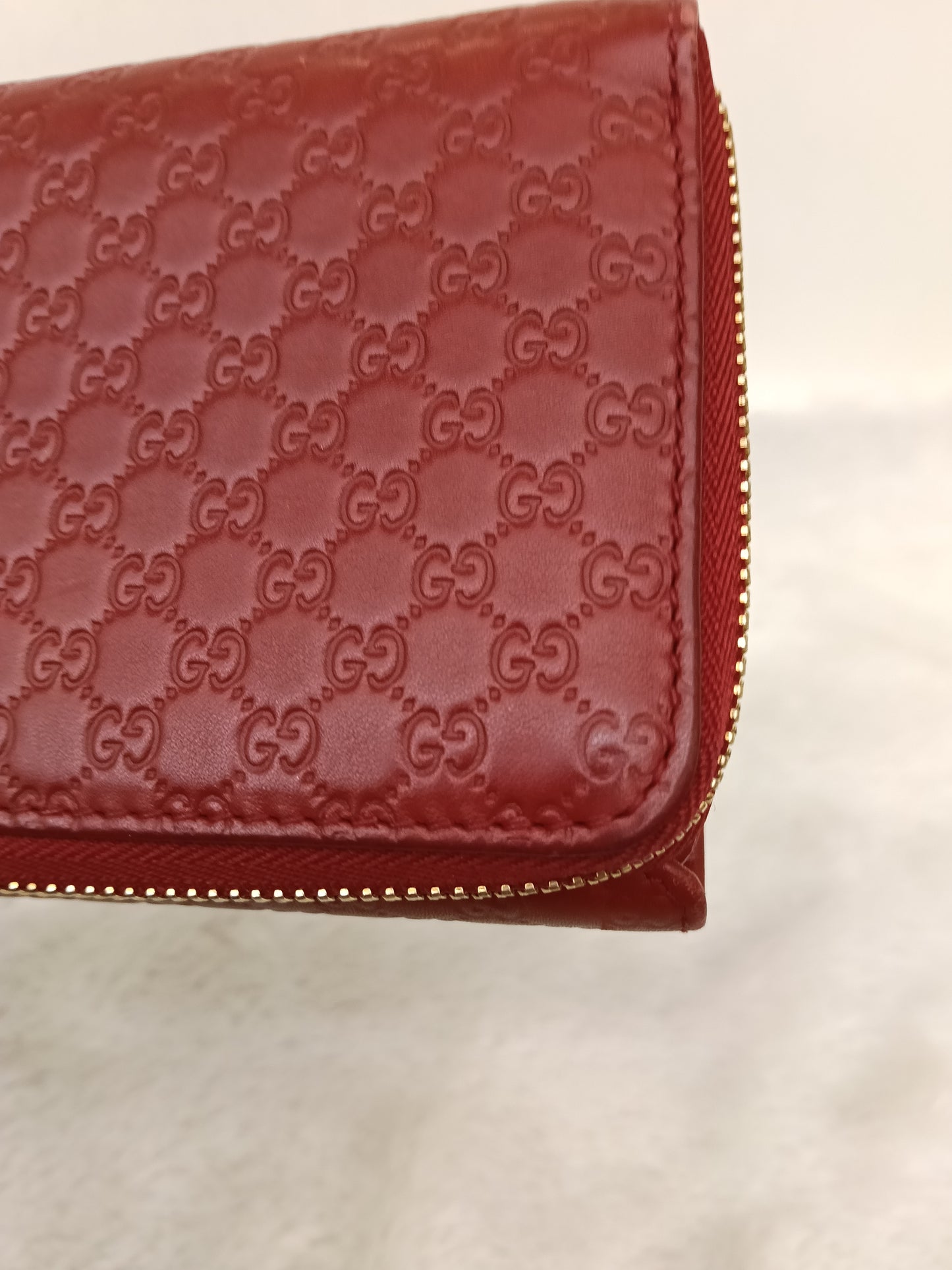 Gucci Bifold Wallet Zip Around Micro Guccissima Red GHW