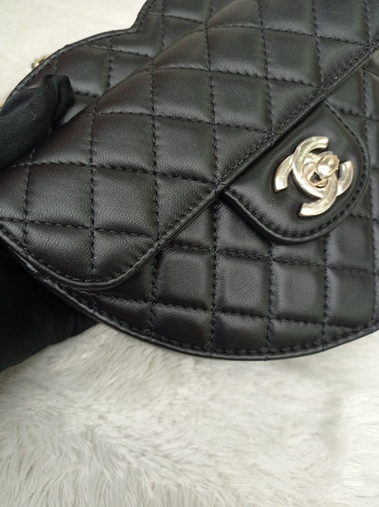 *NEW* Chanel 22S Large Heart Bag Lamb Black LGHW 2025 (CHIP)