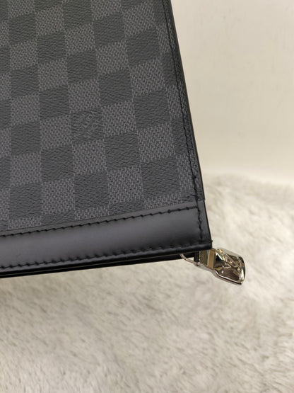 LV Pochette Voyage Graphite 2020