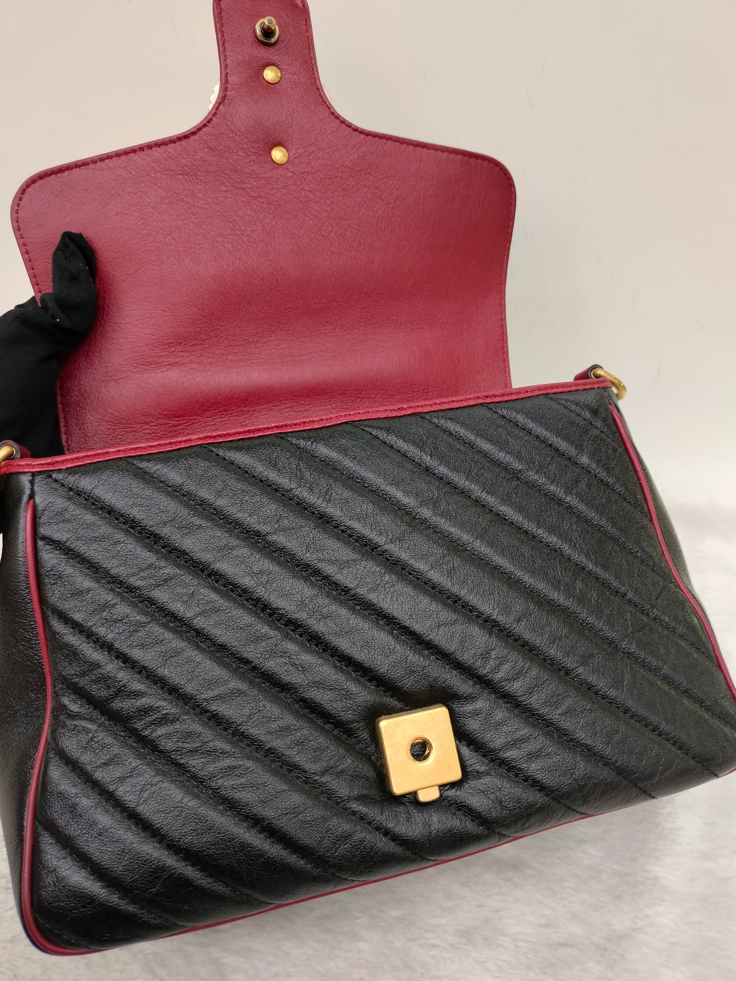 Gucci Marmont Top Handle Medium Black Red GHW