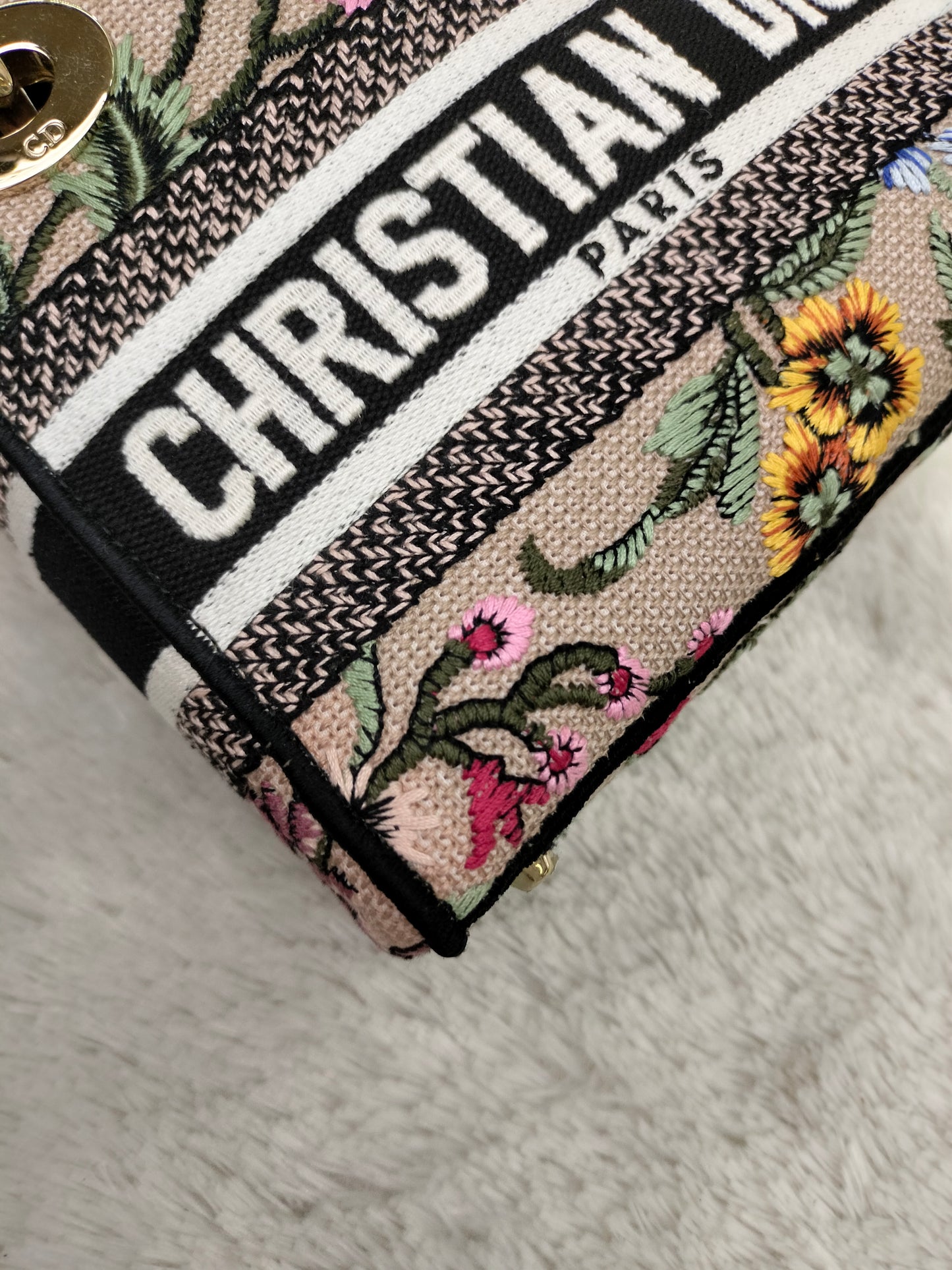 Lady Dior Mini D Lite Embroidered Canvas Mille Fleurs GHW 2023