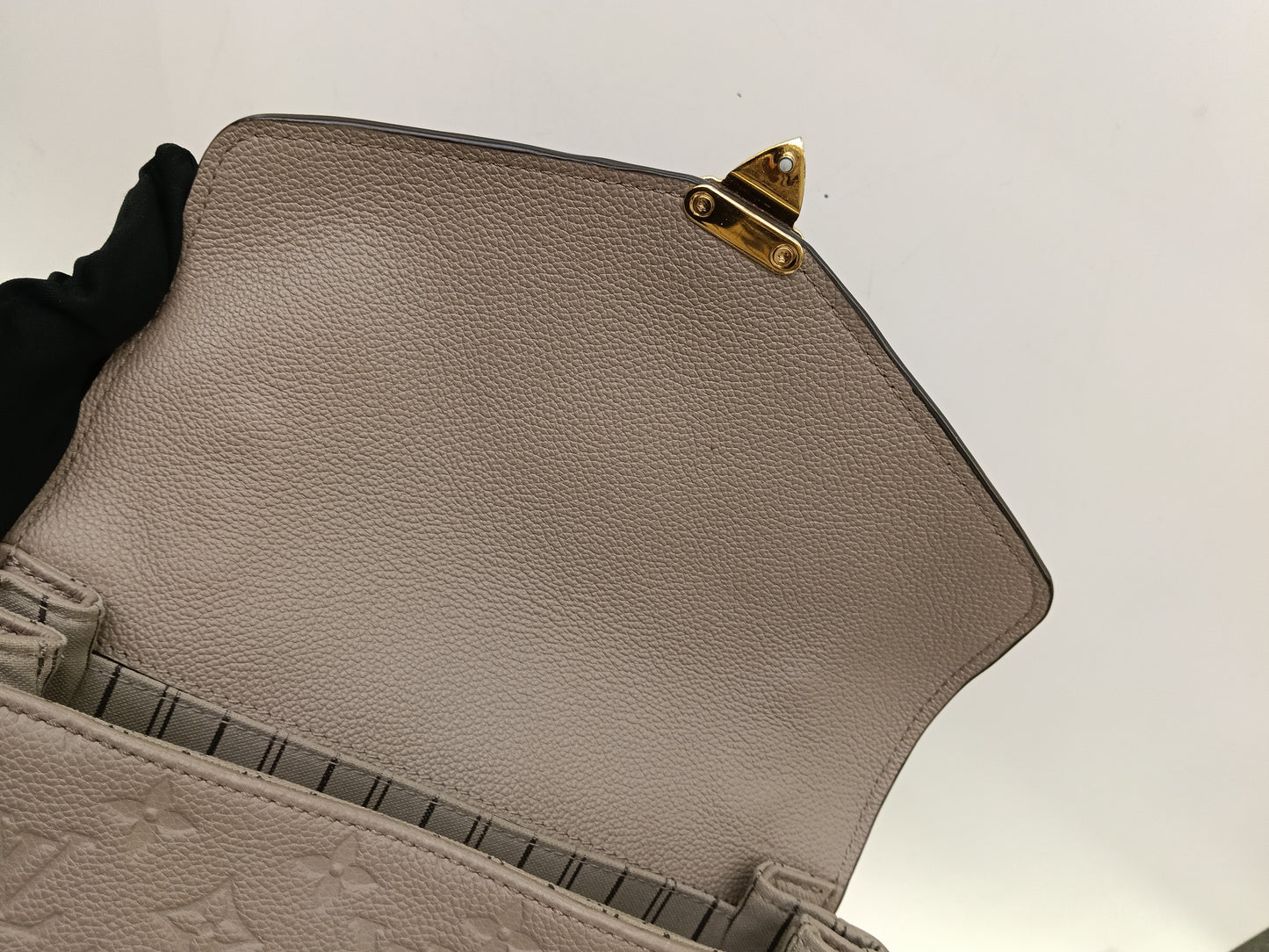 LV Metis Monogram Empreinte Tourterelle (CHIP)