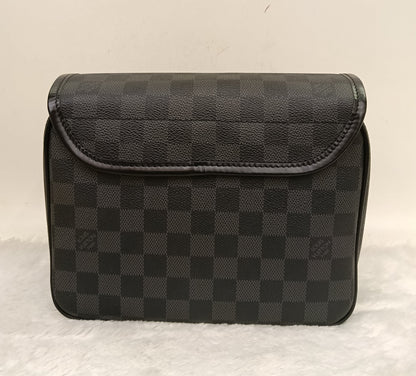 LV Hanging Toiletry Kit Graphite 2013