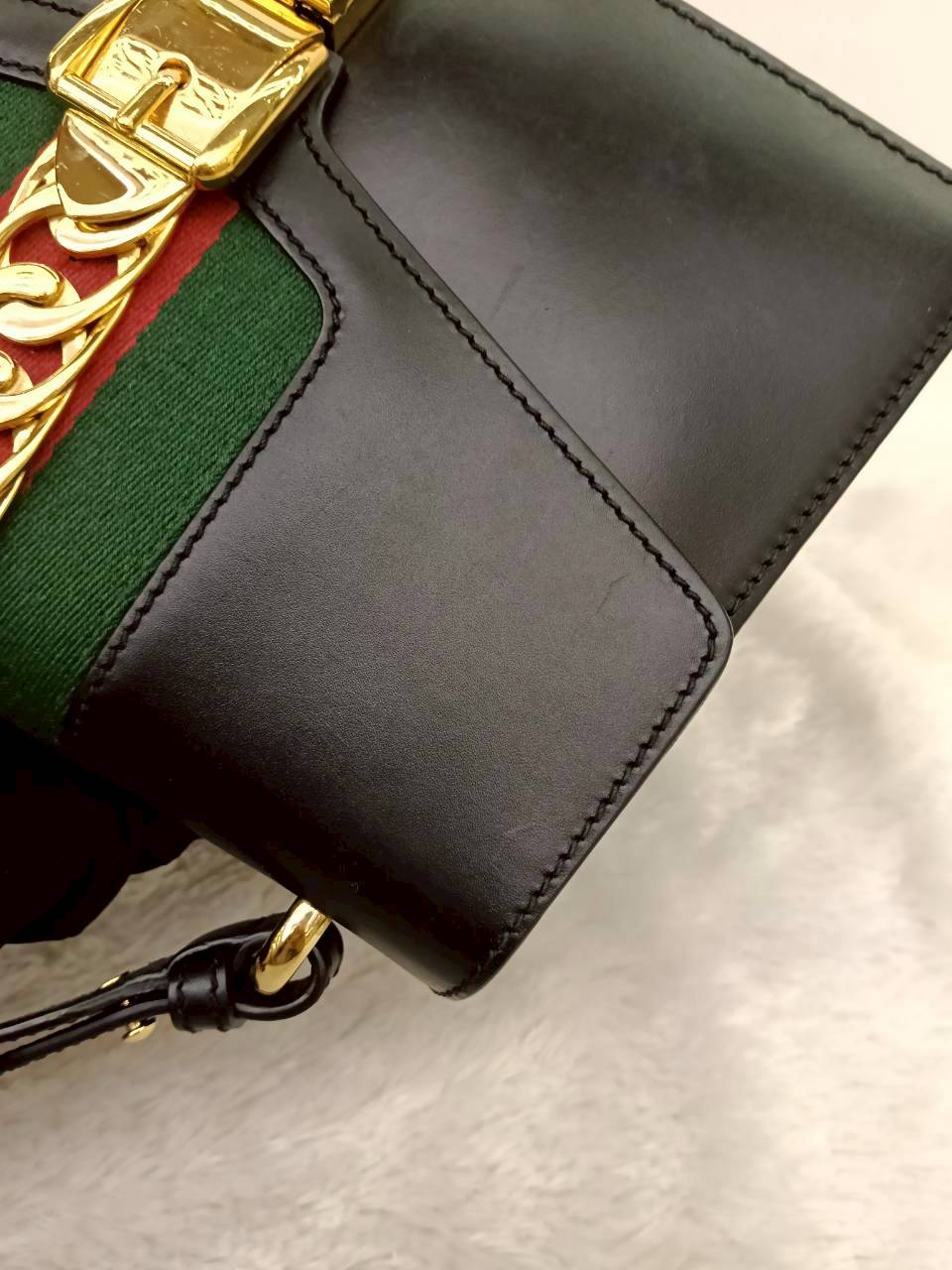 Gucci Sylvie Small Web Calfskin Black GHW