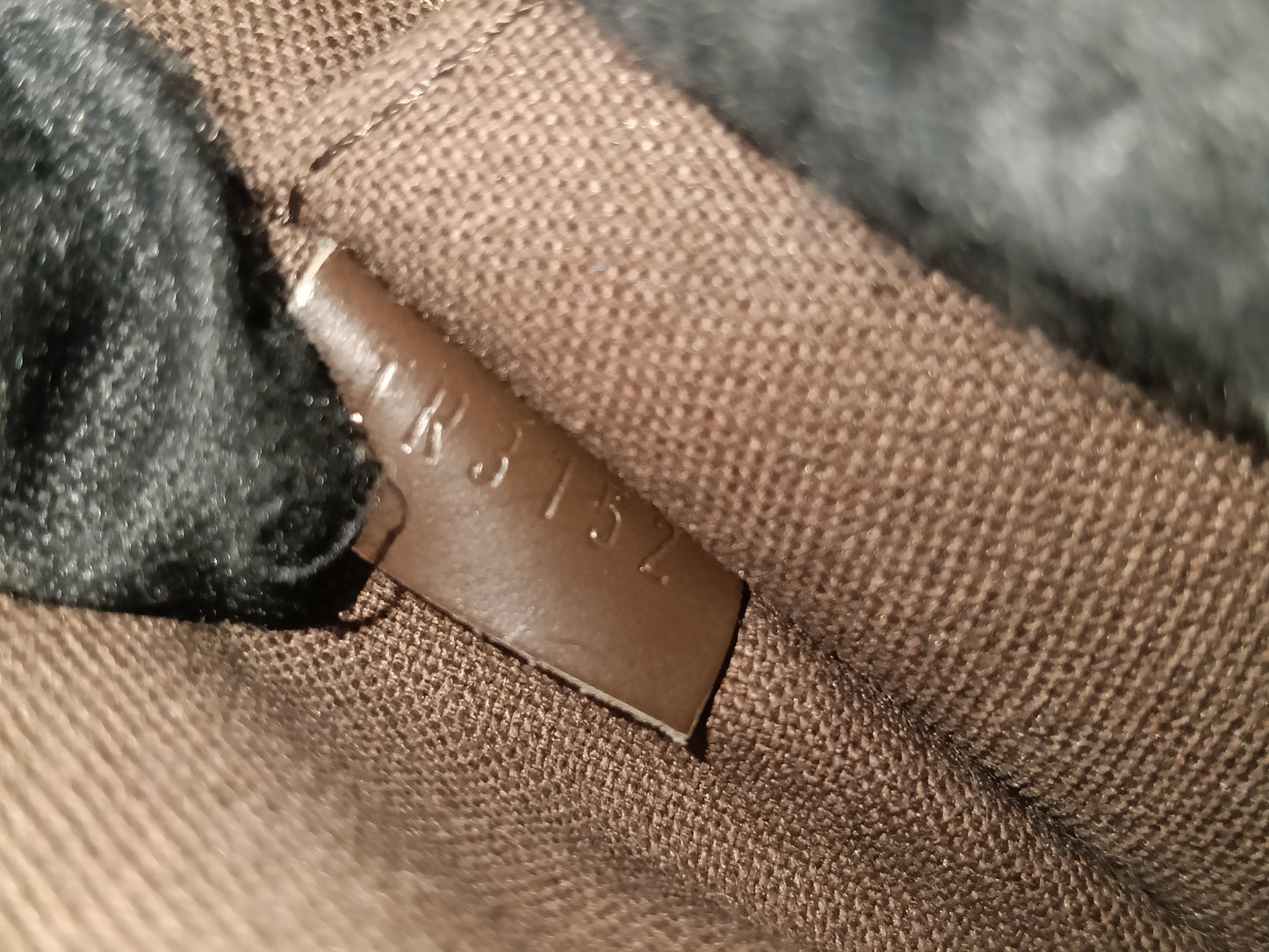 LV Macao Pochette Damier 2012