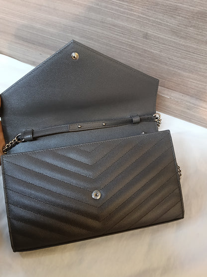 YsL WOC 22 Matelasse Monogramme Grained Grey SHW 2018