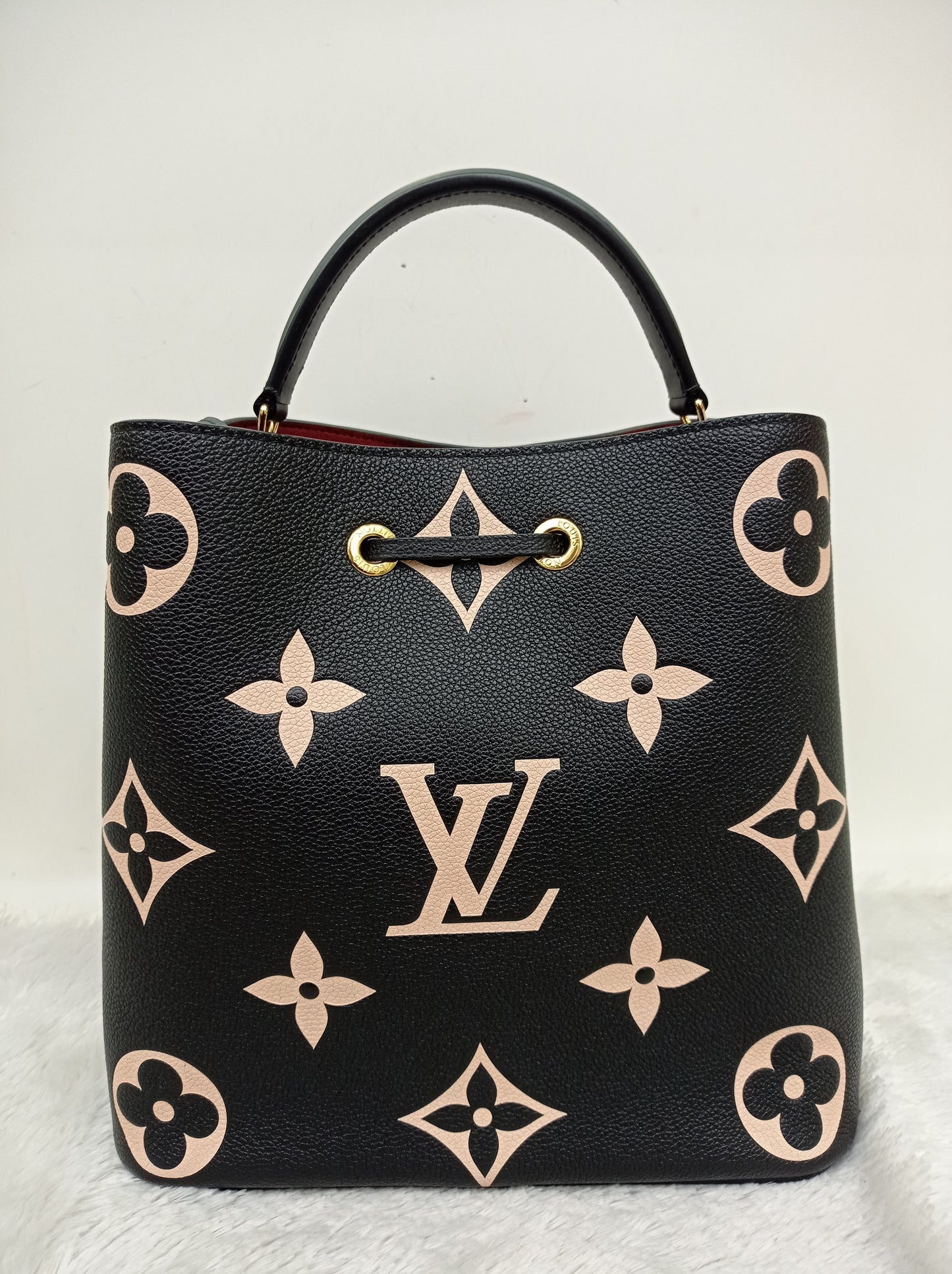 LV Neo Noe MM Monogram Empreinte Noir Creme (CHIP)