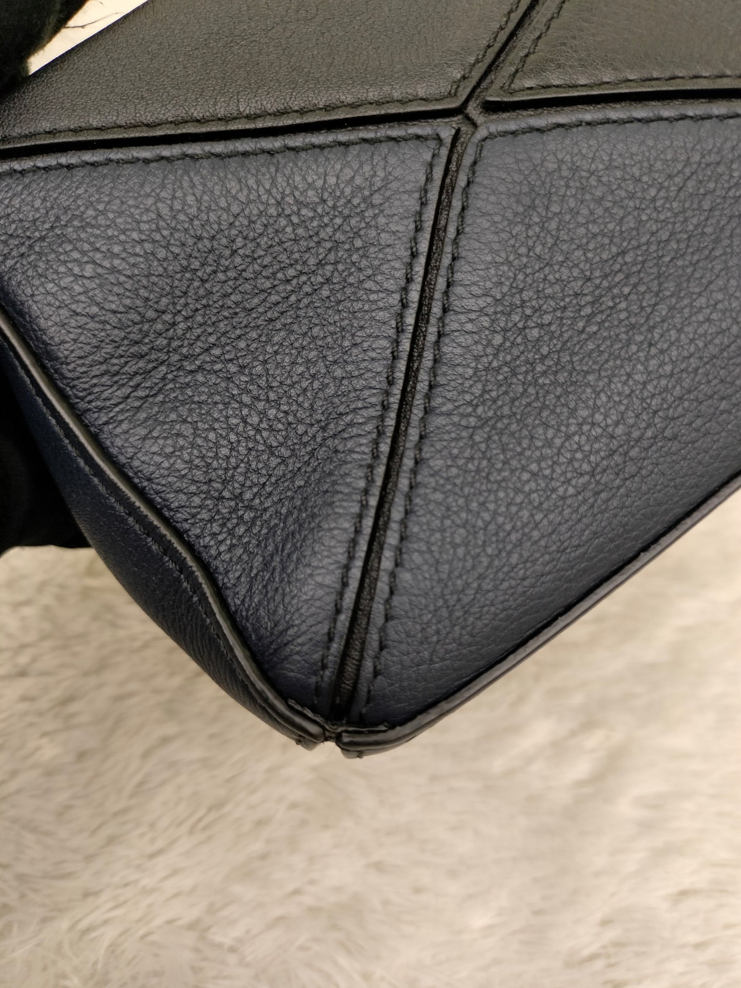 Loewe Puzzle Mini Black Angora GHW 2021