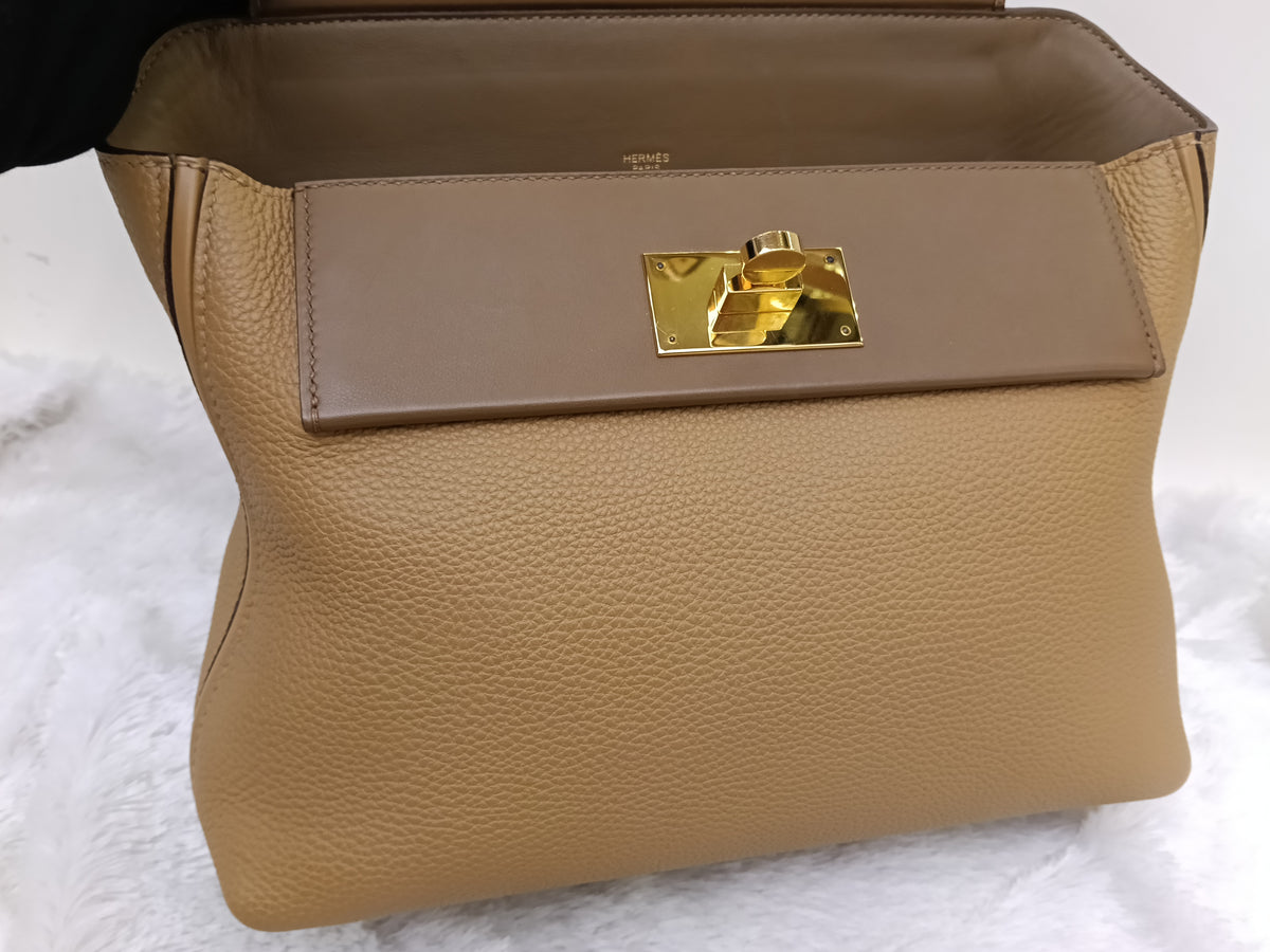 Hermes 2424 29 Togo Biscuit Alezan GHW #Z