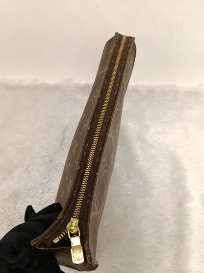 LV Pochette Toiletry 26 Monogram 2020