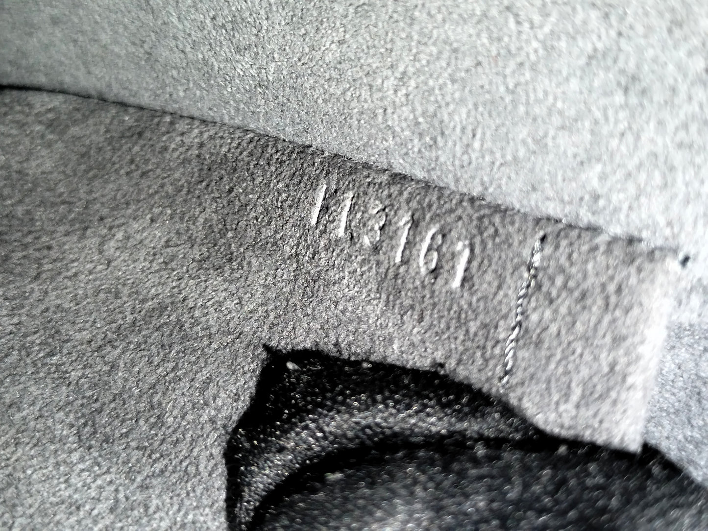 LV Alma PM Epi Black