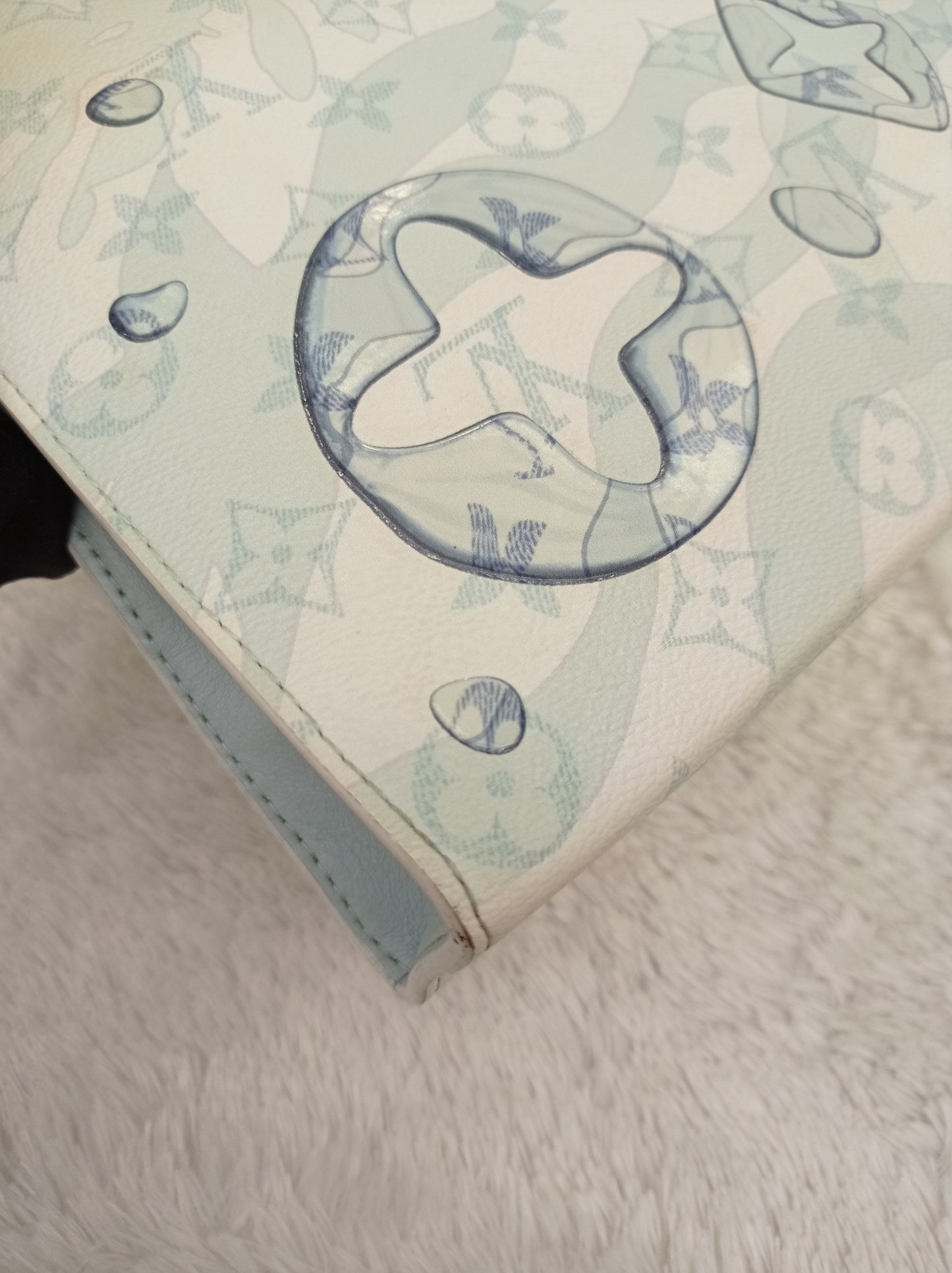 LV Pochette Voyage MM Crystal Blue (CHIP)