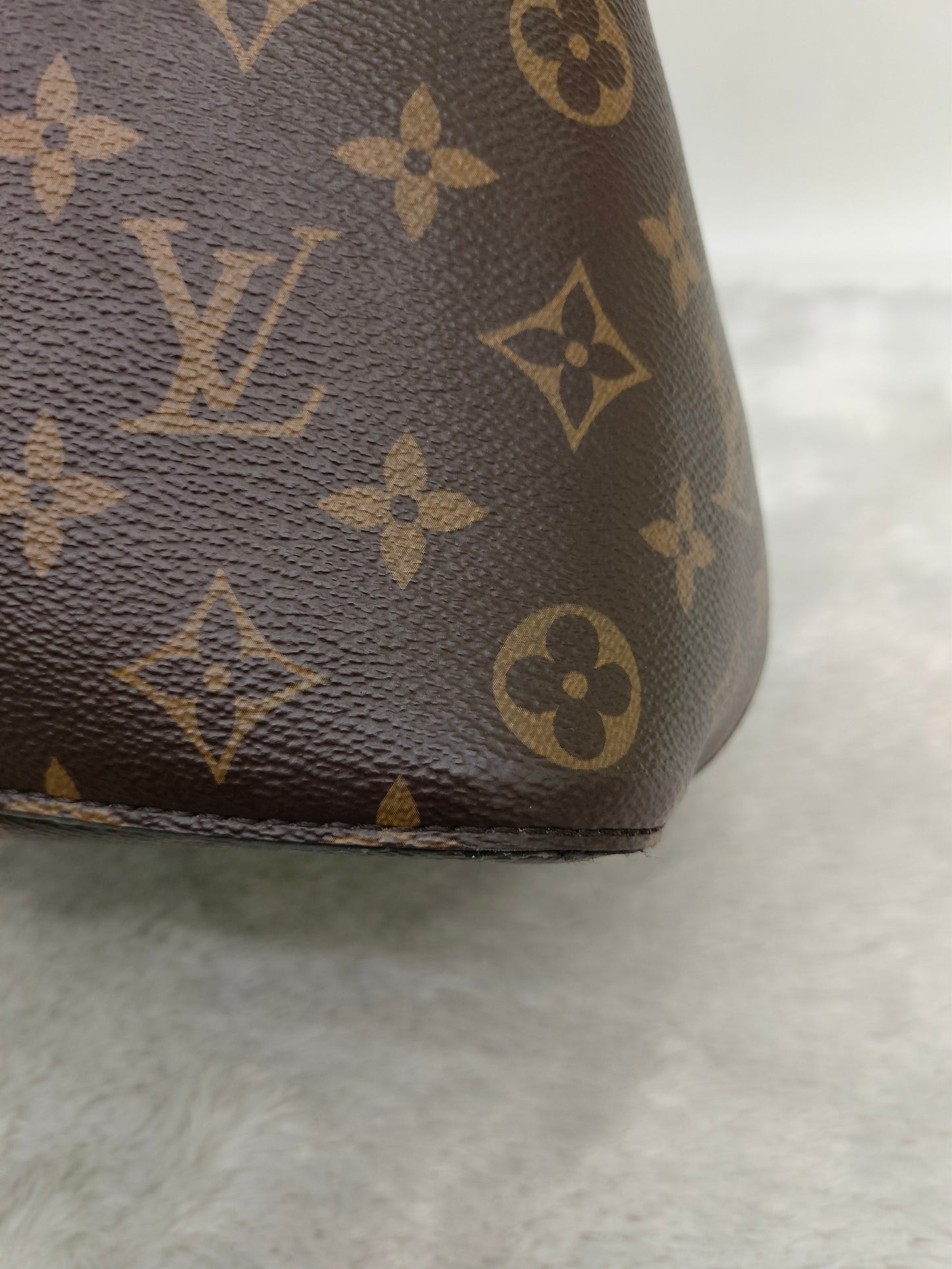 LV Neo Noe MM Monogram Caramel (CHIP)