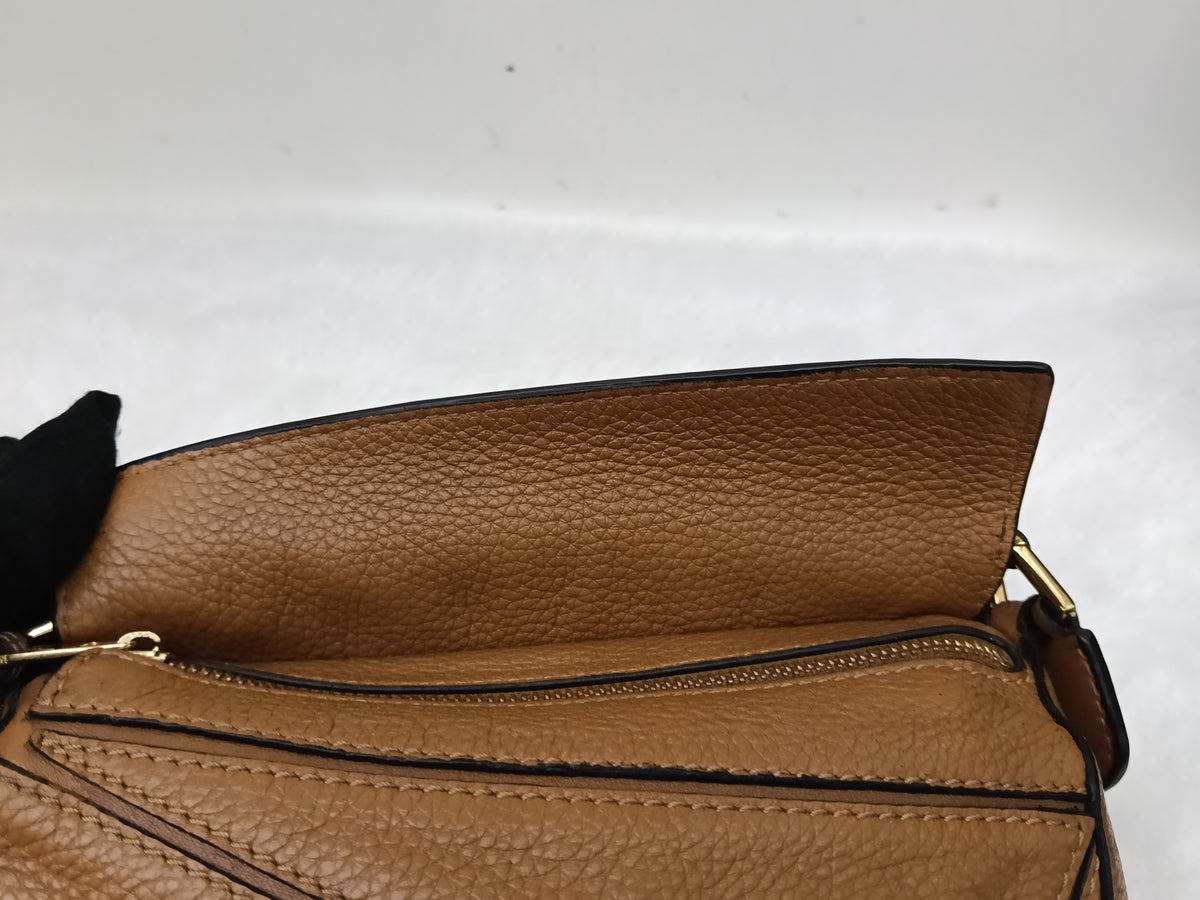Loewe Puzzle Mini Grained Caramel GHW 2020
