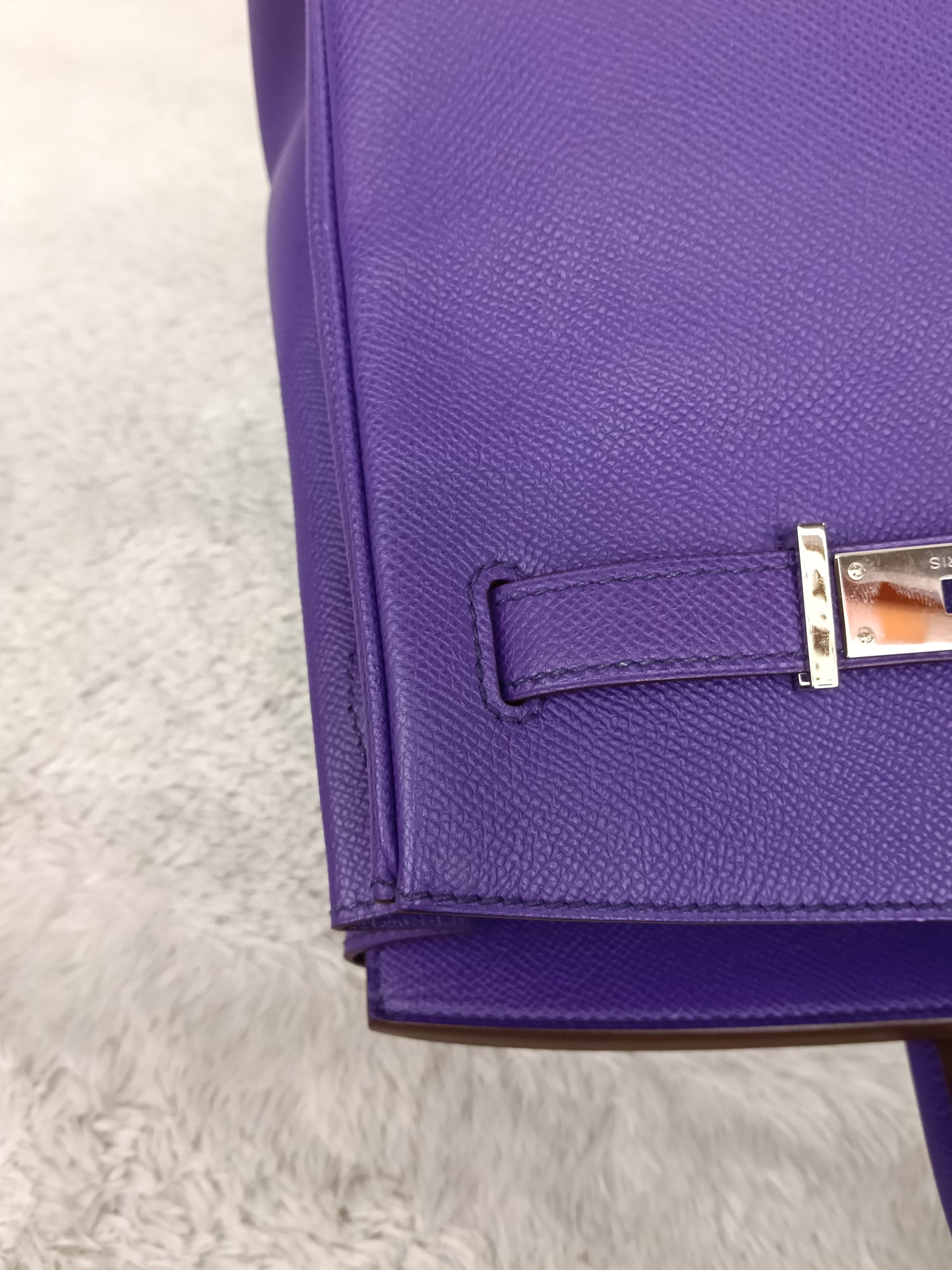 B35 Epsom Ultraviolet PHW #P square