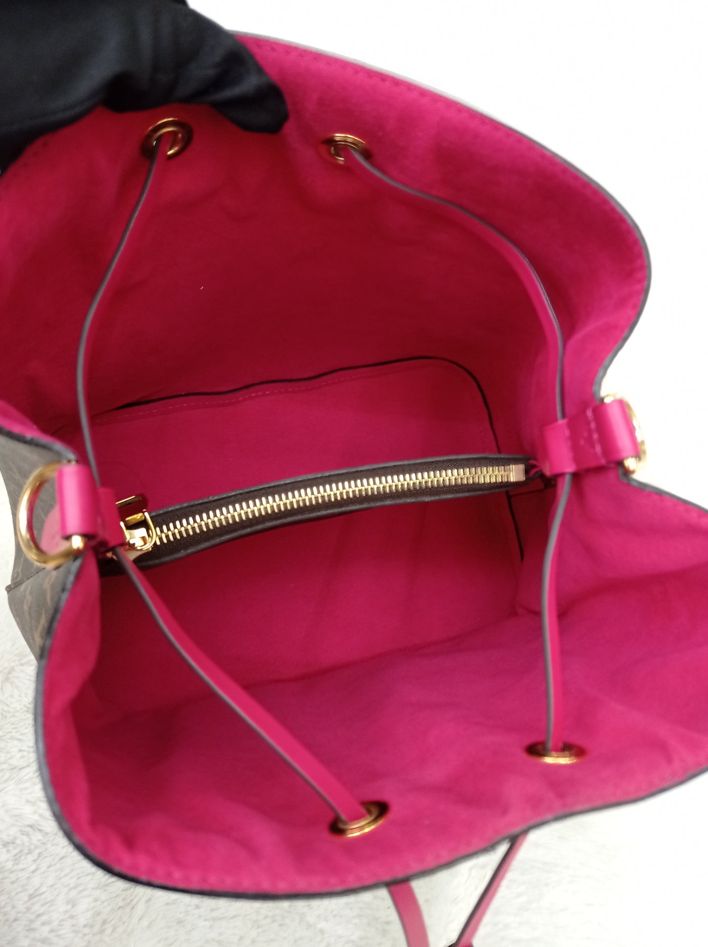 LV Neo Noe MM Monogram Freesia 2018