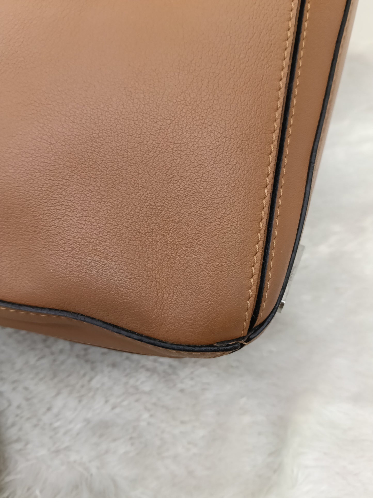 Loewe Puzzle Medium Calfskin Tan SHW 2017
