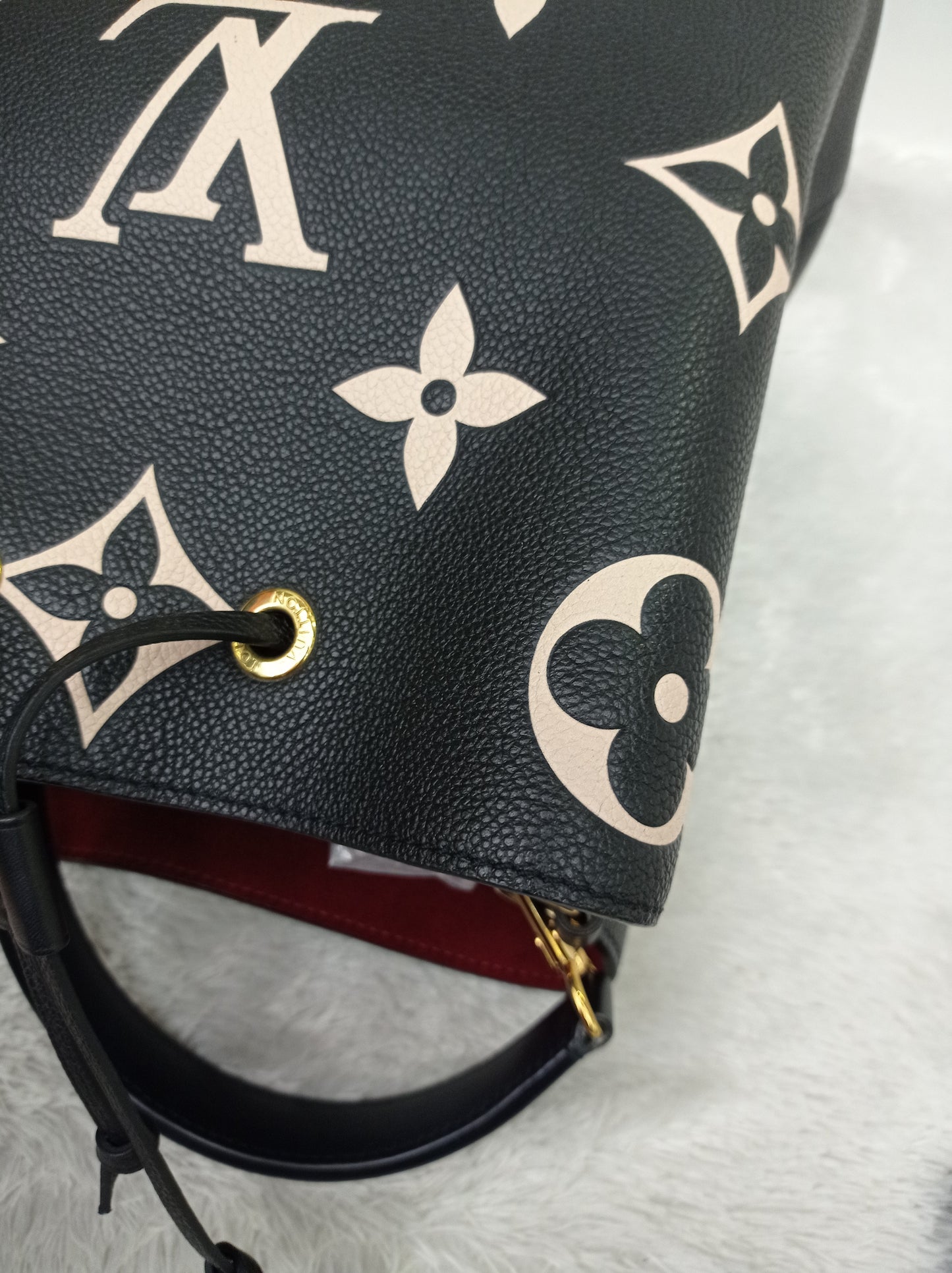 LV Neo Noe MM Monogram Empreinte Noir Creme 2022 (CHIP)