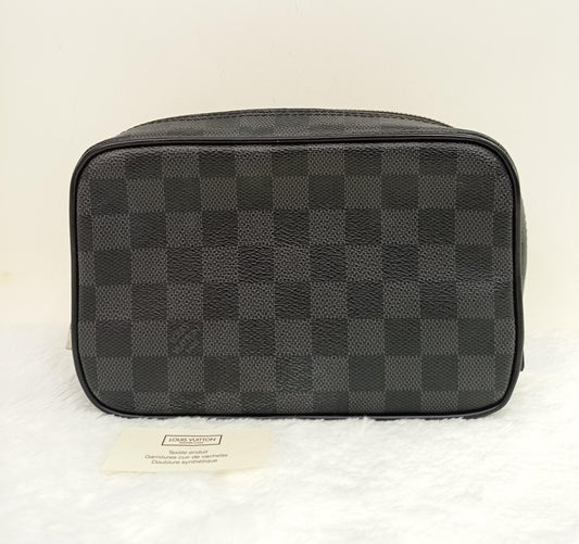 LV Toilet Pouch PM Graphite 2014