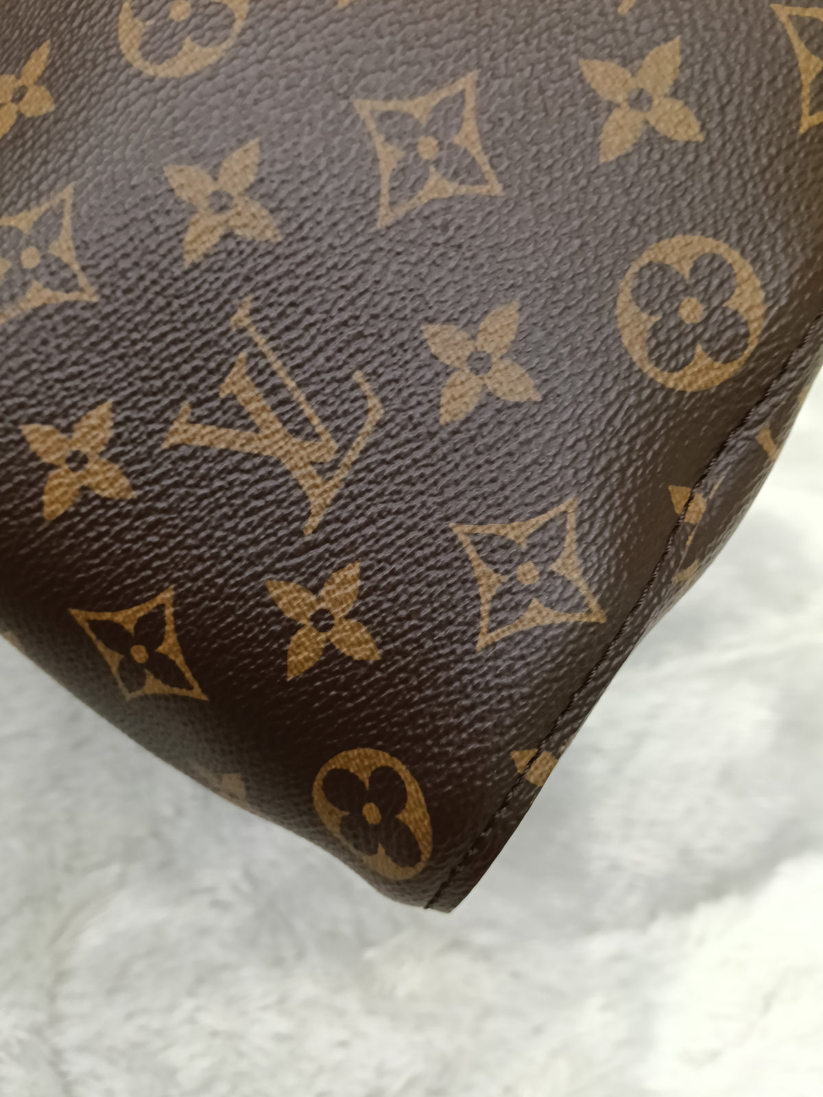 LV Neo Noe MM Monogram Noir 2019
