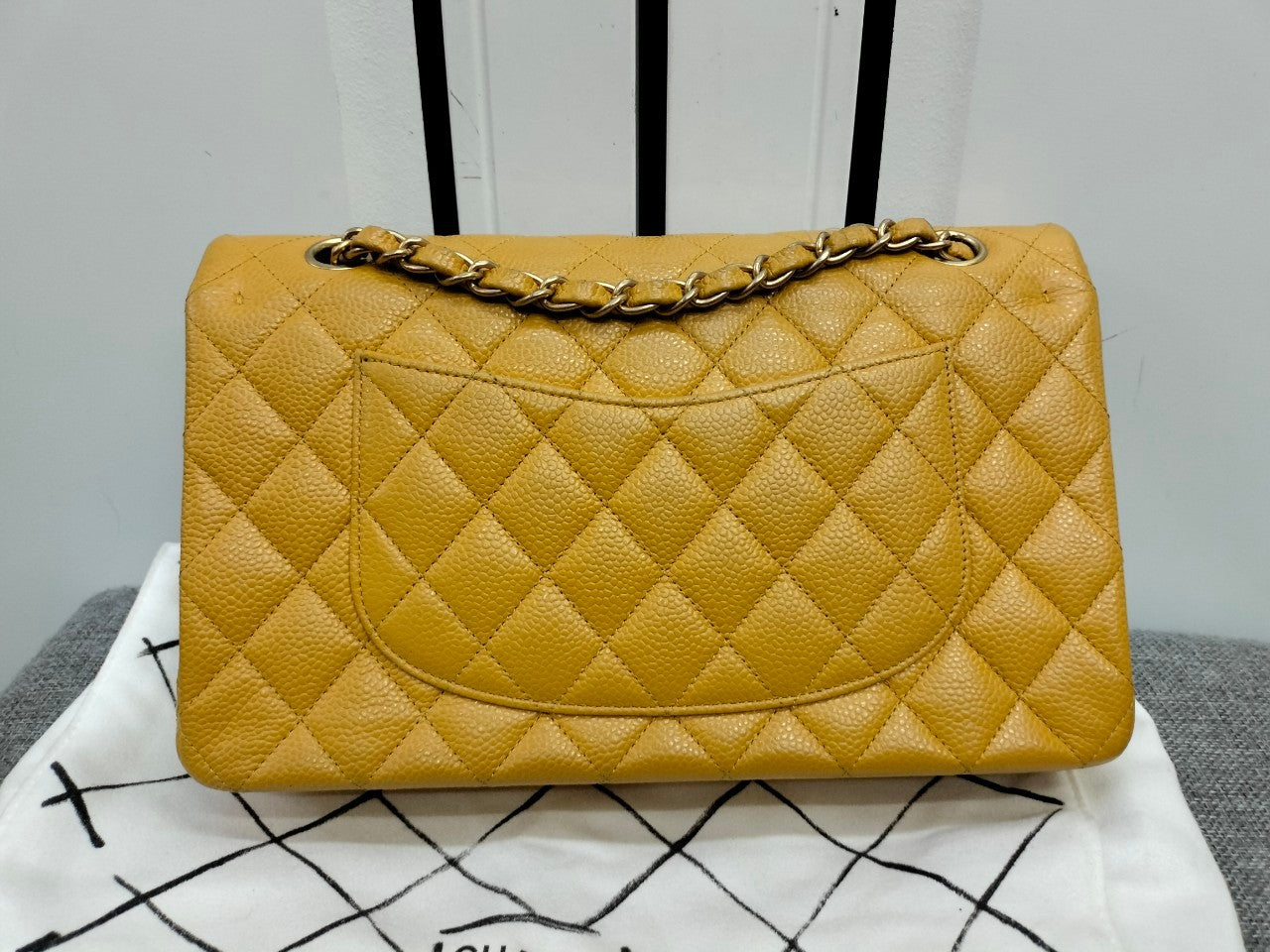 Chanel Medium Caviar Jaune GHW DF #21 Size 25,5x15,5x6,5cm