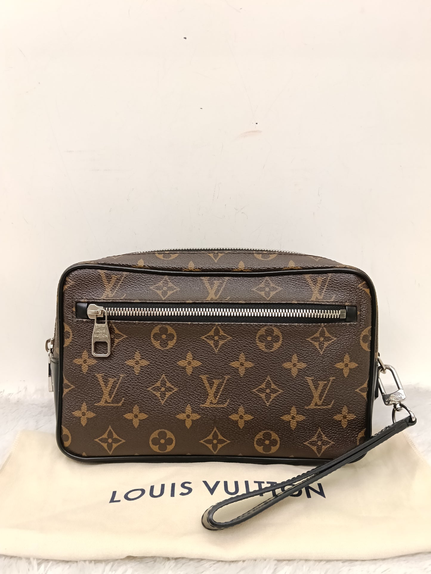 LV Kasai Clutch Monogram Macassar 2019