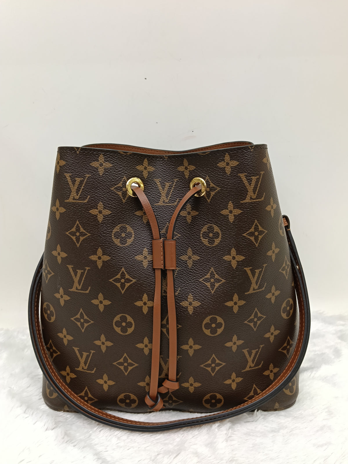 LV Neo Noe MM Monogram Caramel 2019