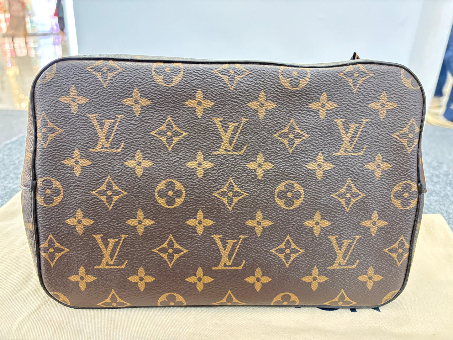 LV Neo Noe MM Monogram Caramel (CHIP)