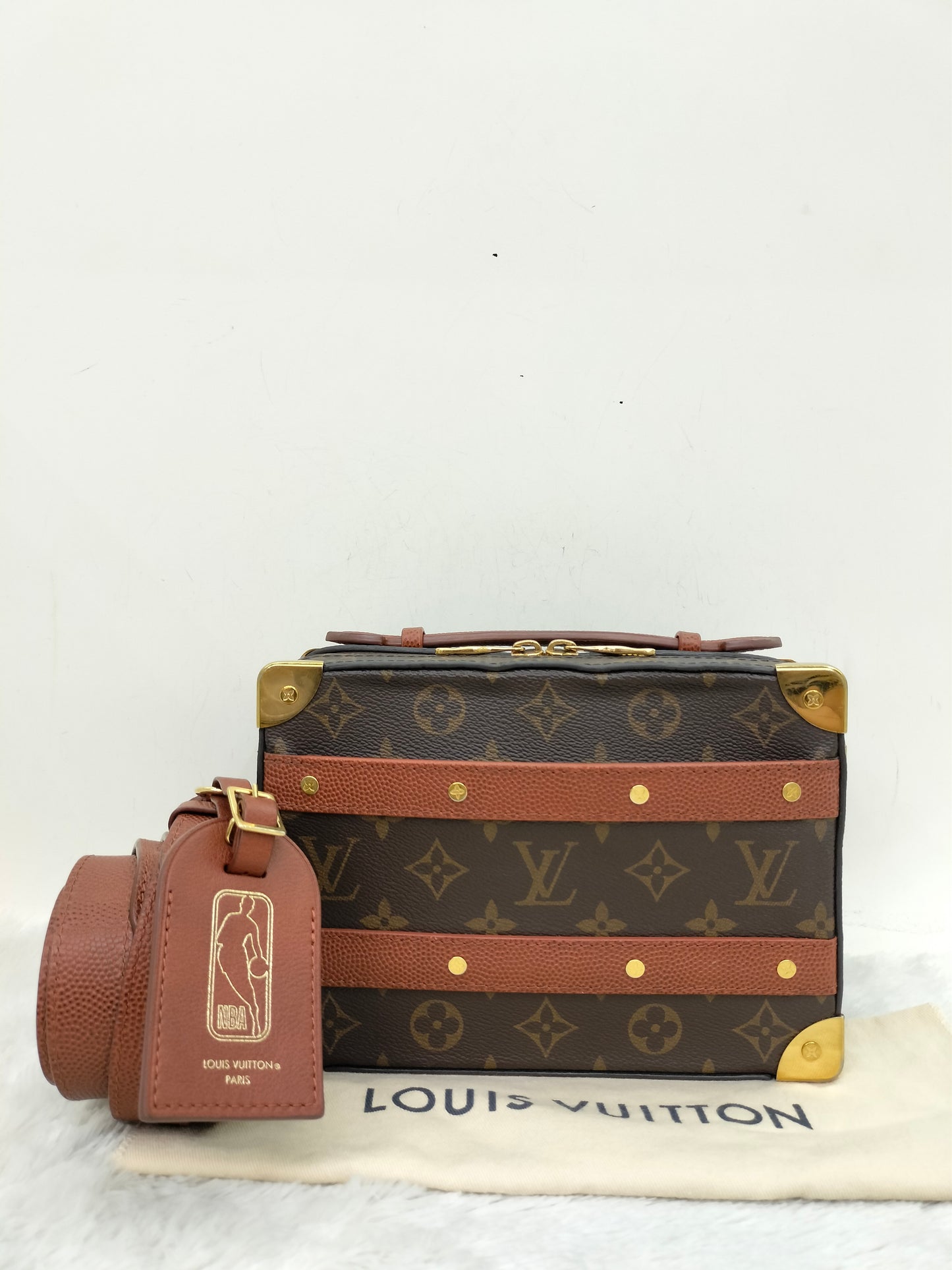 LV Handle Trunk NBA Legacy Monogram (CHIP)
