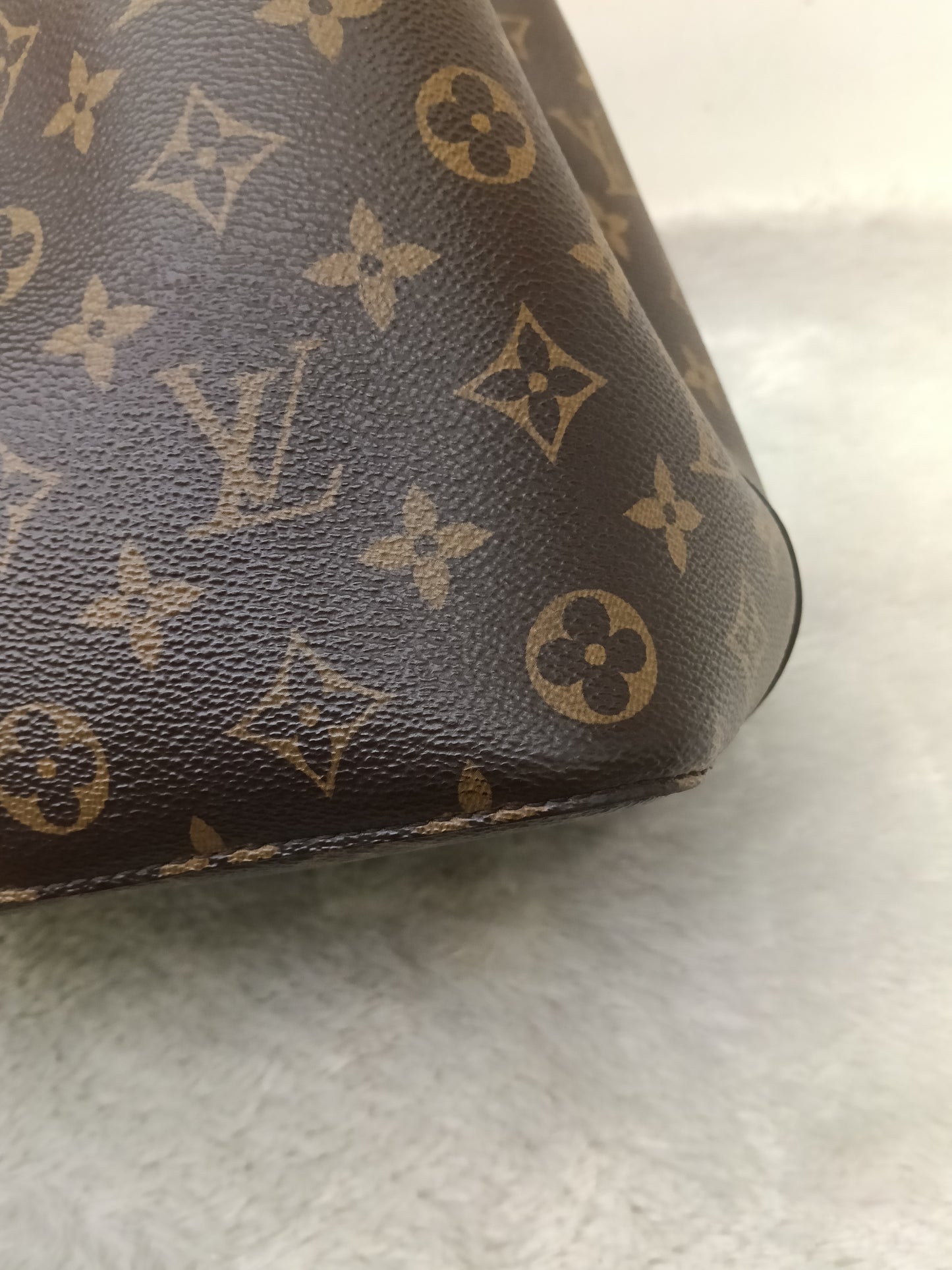 LV Neo Noe MM Monogram Caramel (CHIP)