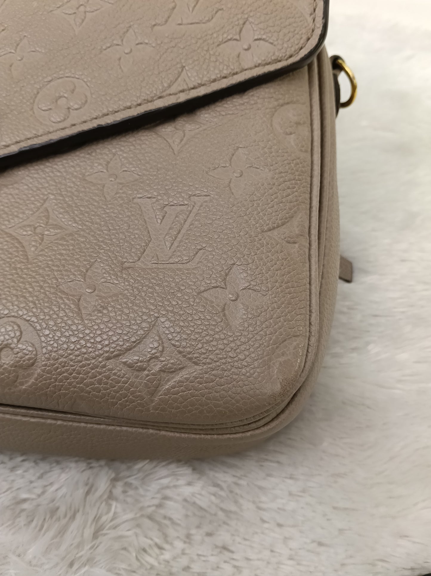 LV Metis Monogram Empreinte Tourterelle (CHIP)