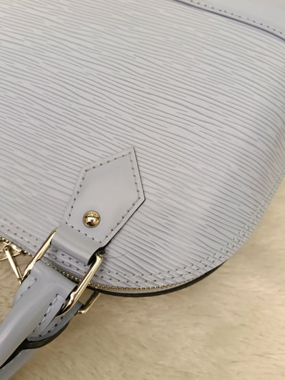 LV Alma BB Epi Bleu Nuage (CHIP)