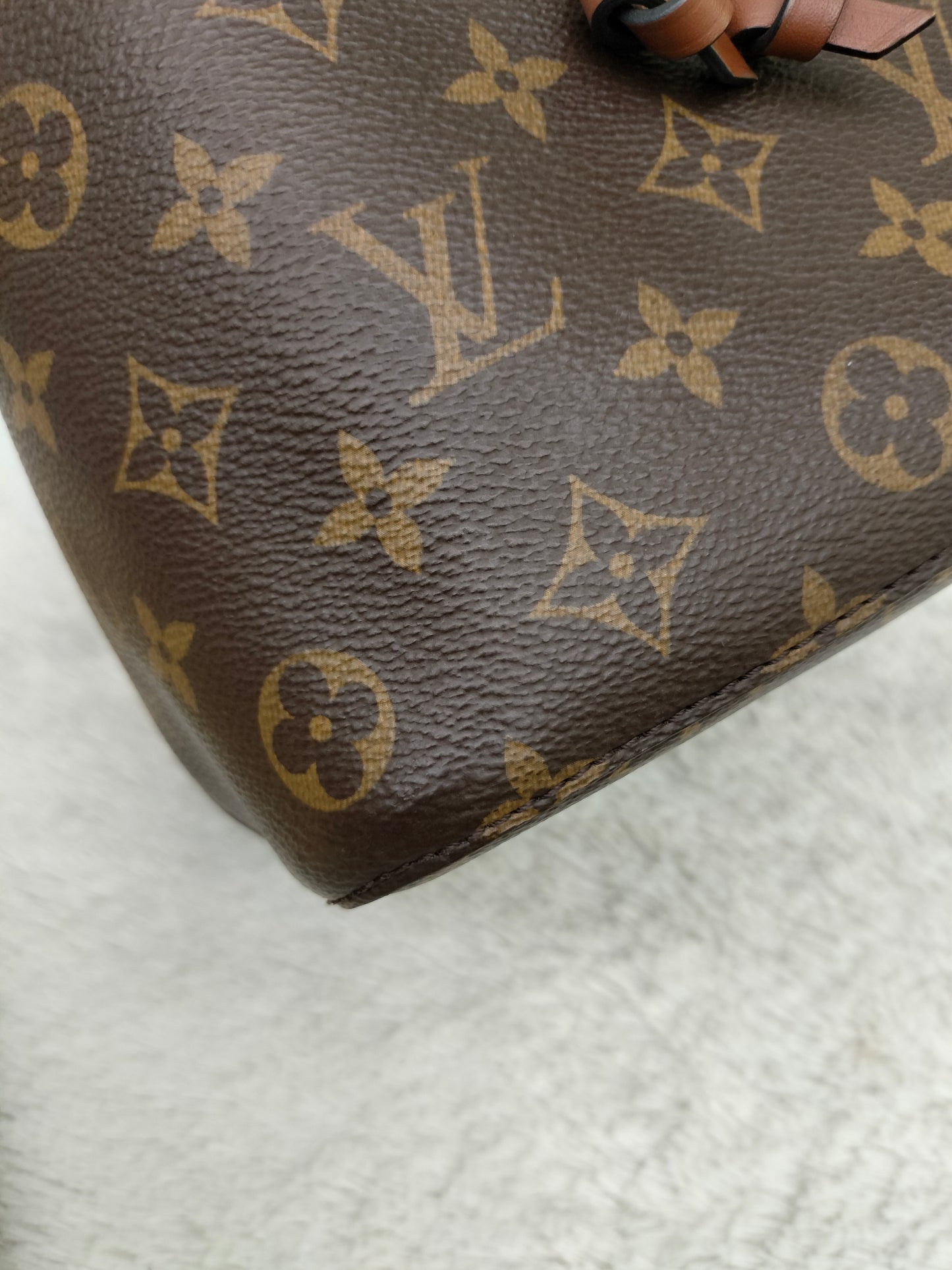 LV Neo Noe MM Monogram Caramel (CHIP)