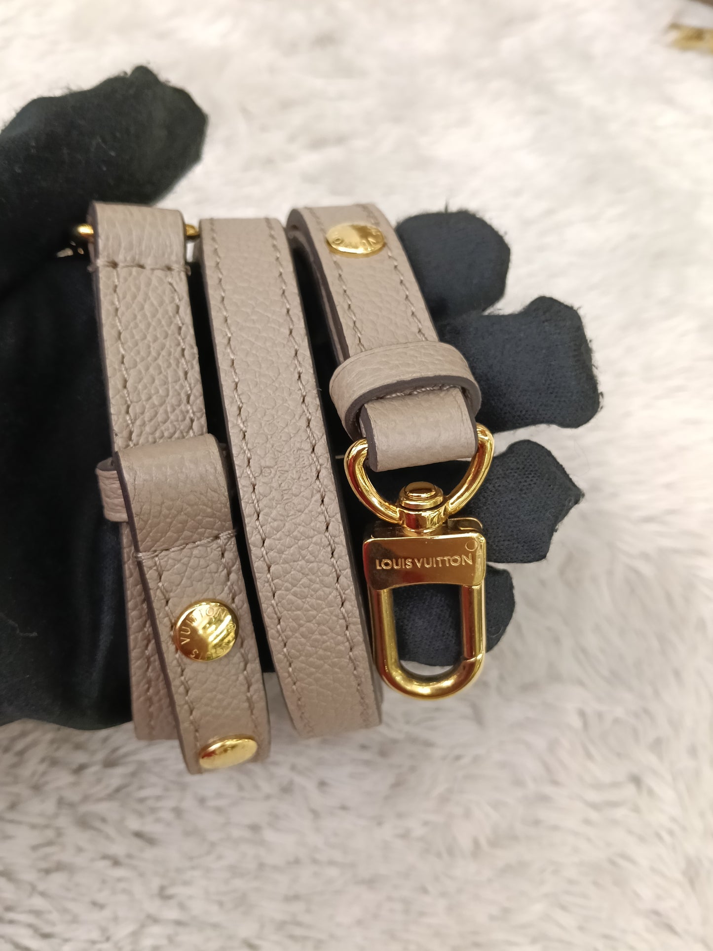LV Neo Noe MM Monogram Empreinte Tourterelle Creme (CHIP)