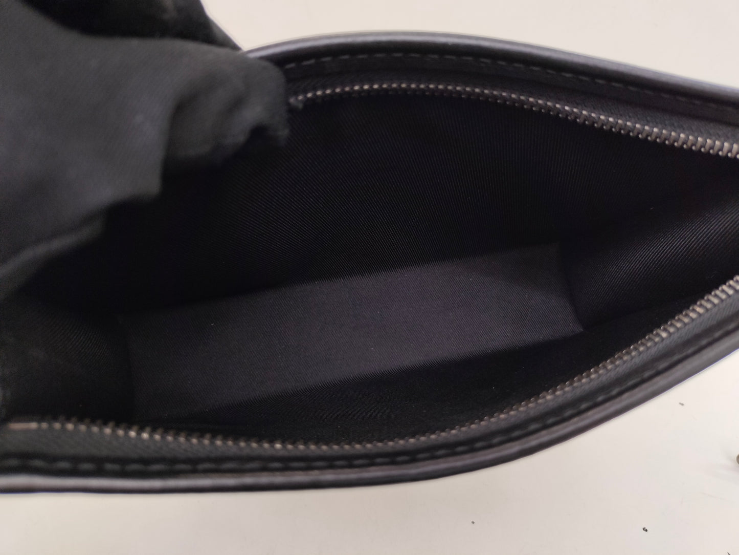 LV Gaston Wearable Monogram Eclipse (CHIP)