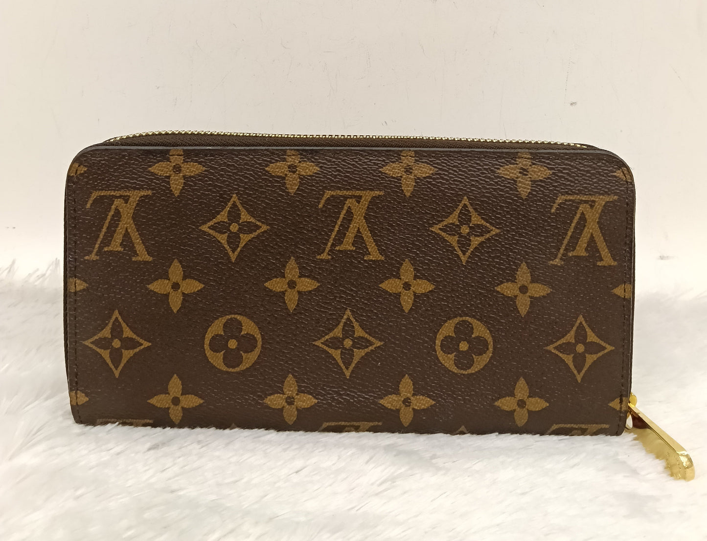 LV Zippy Wallet Monogram Giraffe