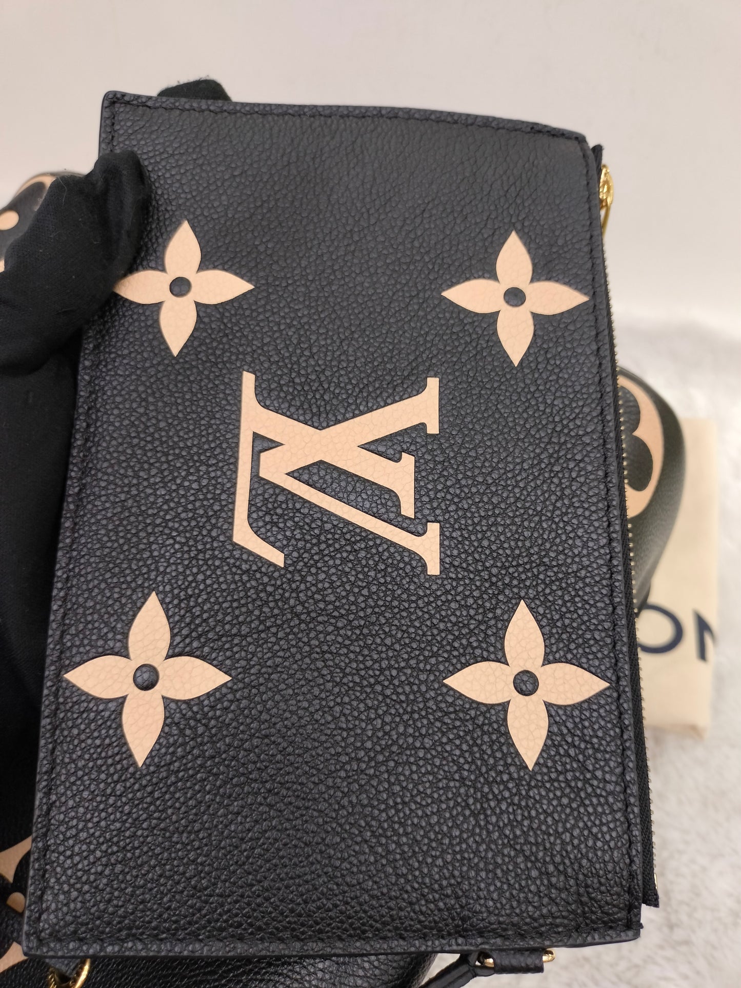 LV Neo Noe MM Monogram Empreinte Noir Creme (CHIP)