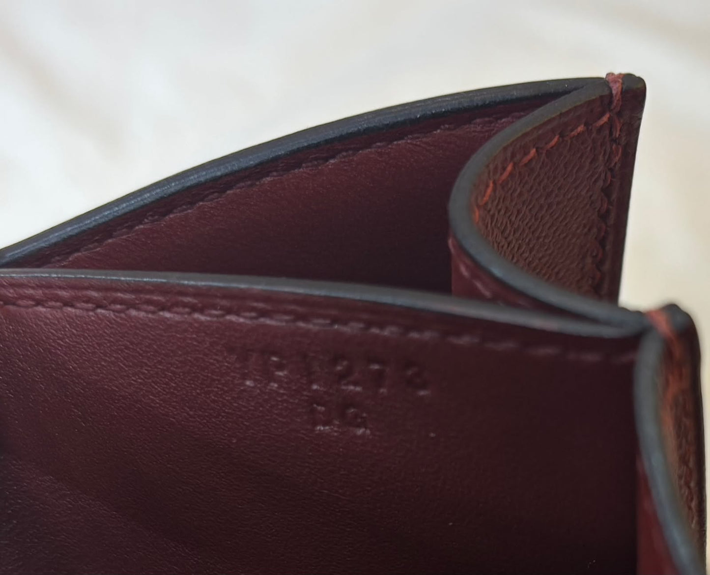 Constance 24 Epsom Bordeaux GHW #Y