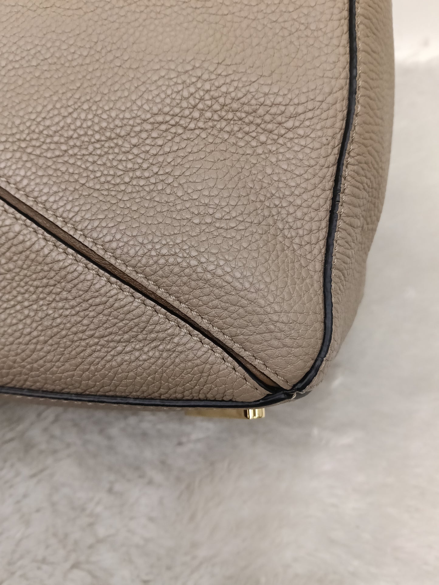 Loewe Puzzle Medium Grained Sand Mink GHW 2018