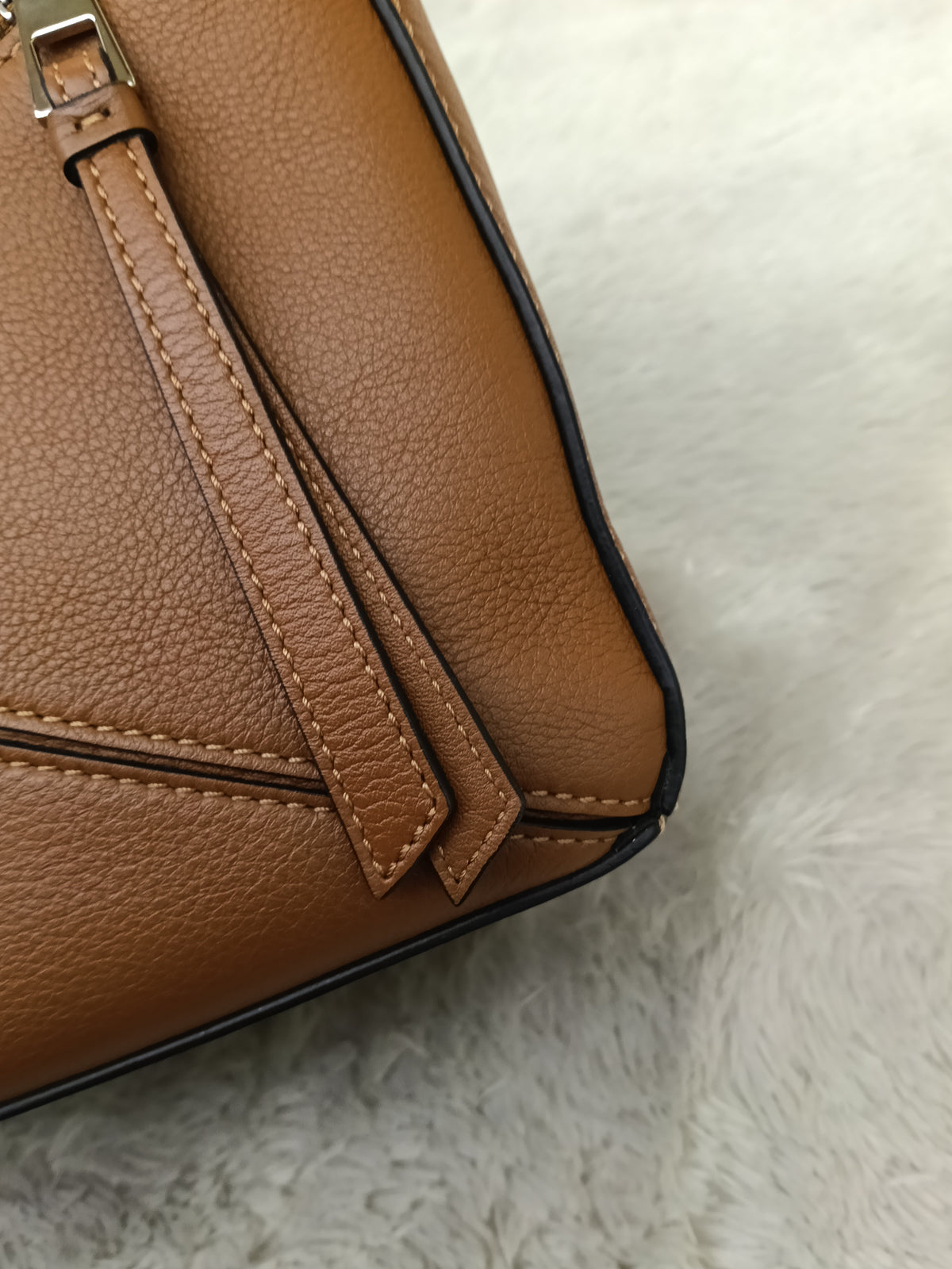 Loewe Puzzle Small Calfskin Tan SHW 2021
