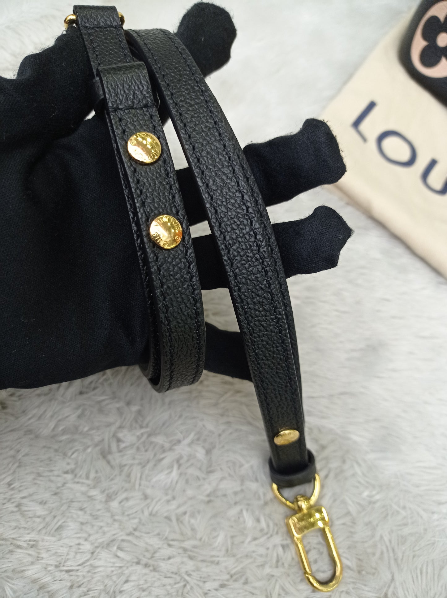 LV Neo Noe MM Monogram Empreinte Noir Creme (CHIP)