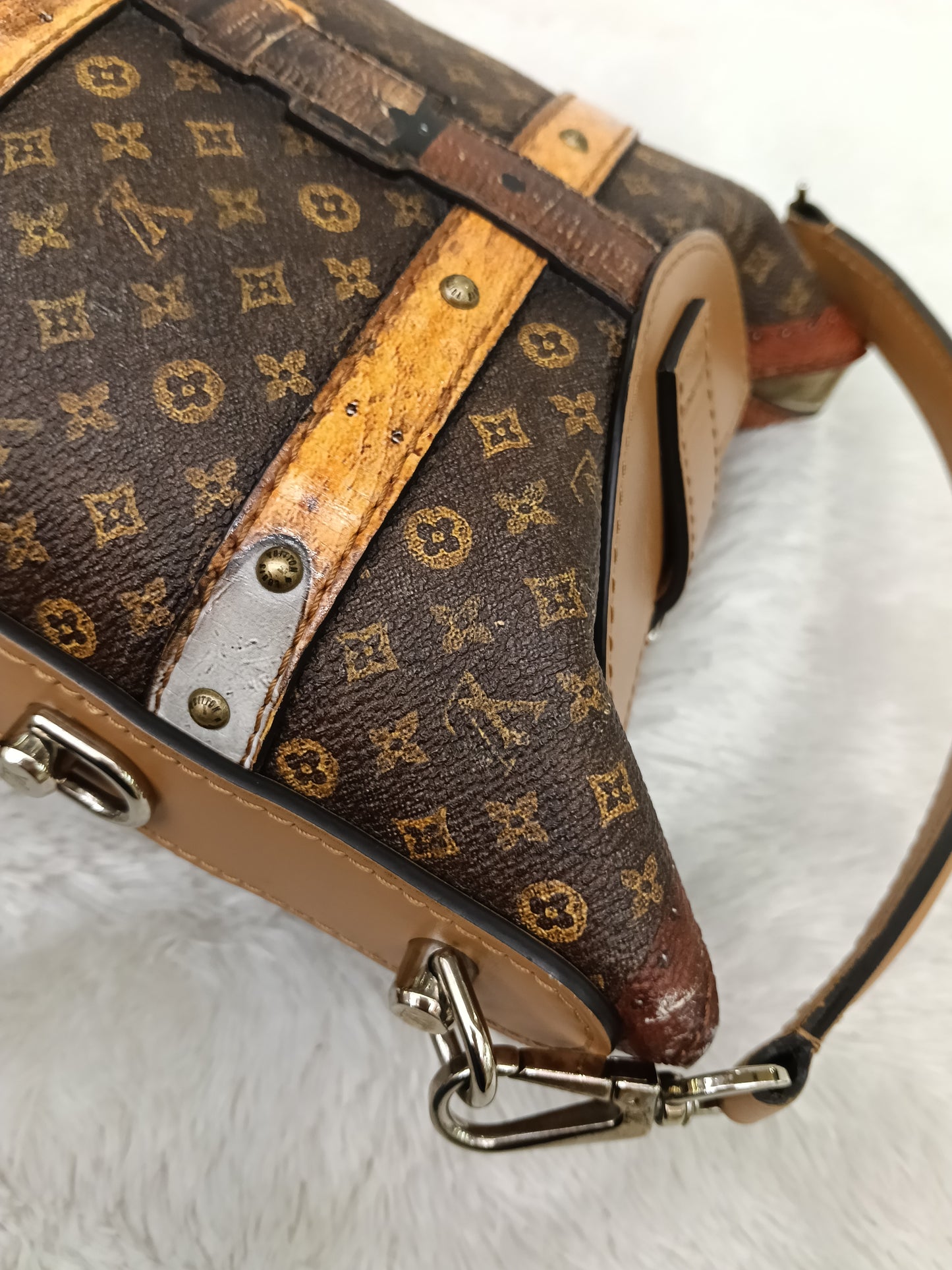 LV Duffle Transformed Monogram Time Trunk 2018