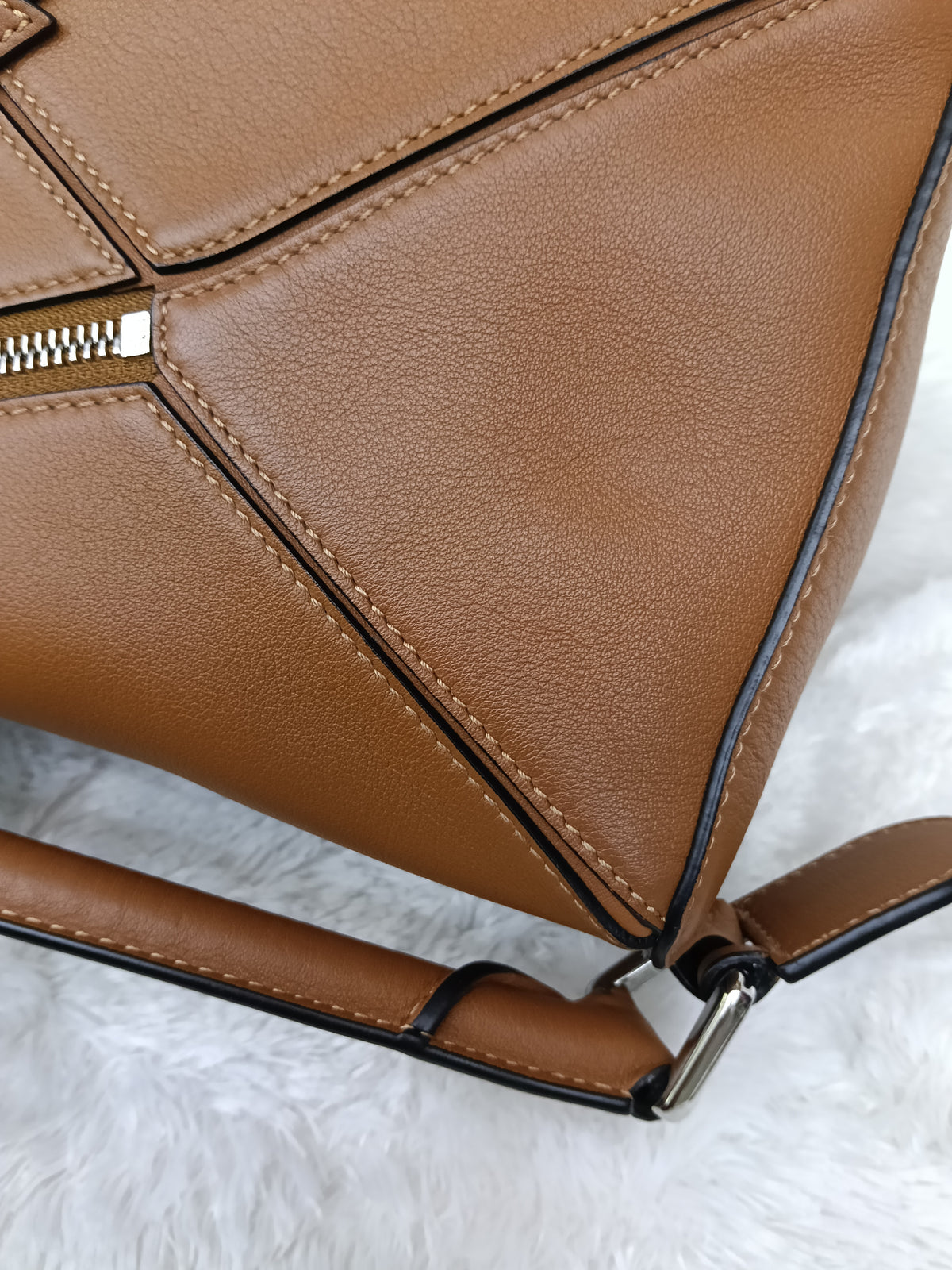 Loewe Puzzle Small Calfskin Tan SHW 2022