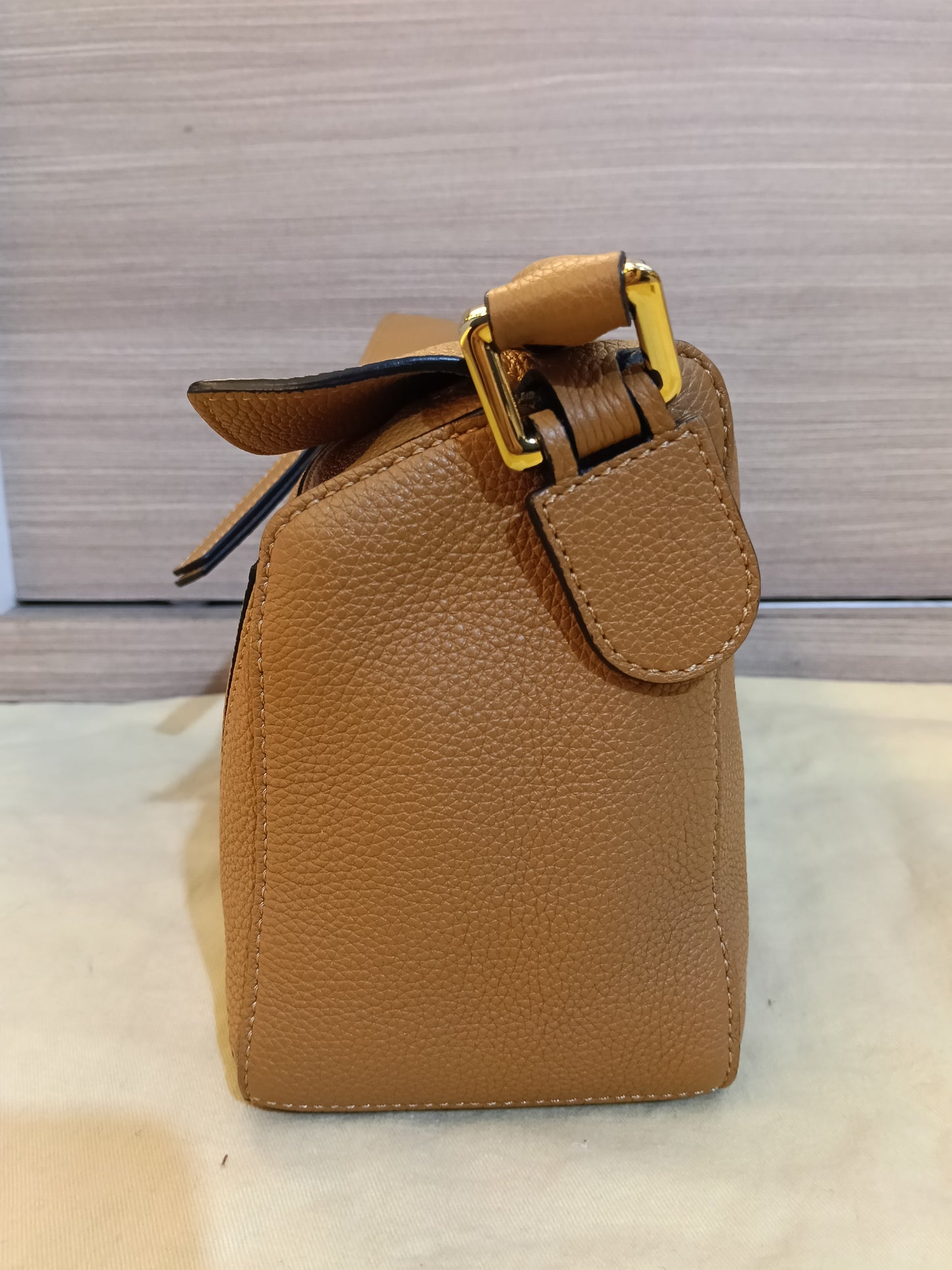 Loewe Puzzle Small Grained Caramel GHW 2021