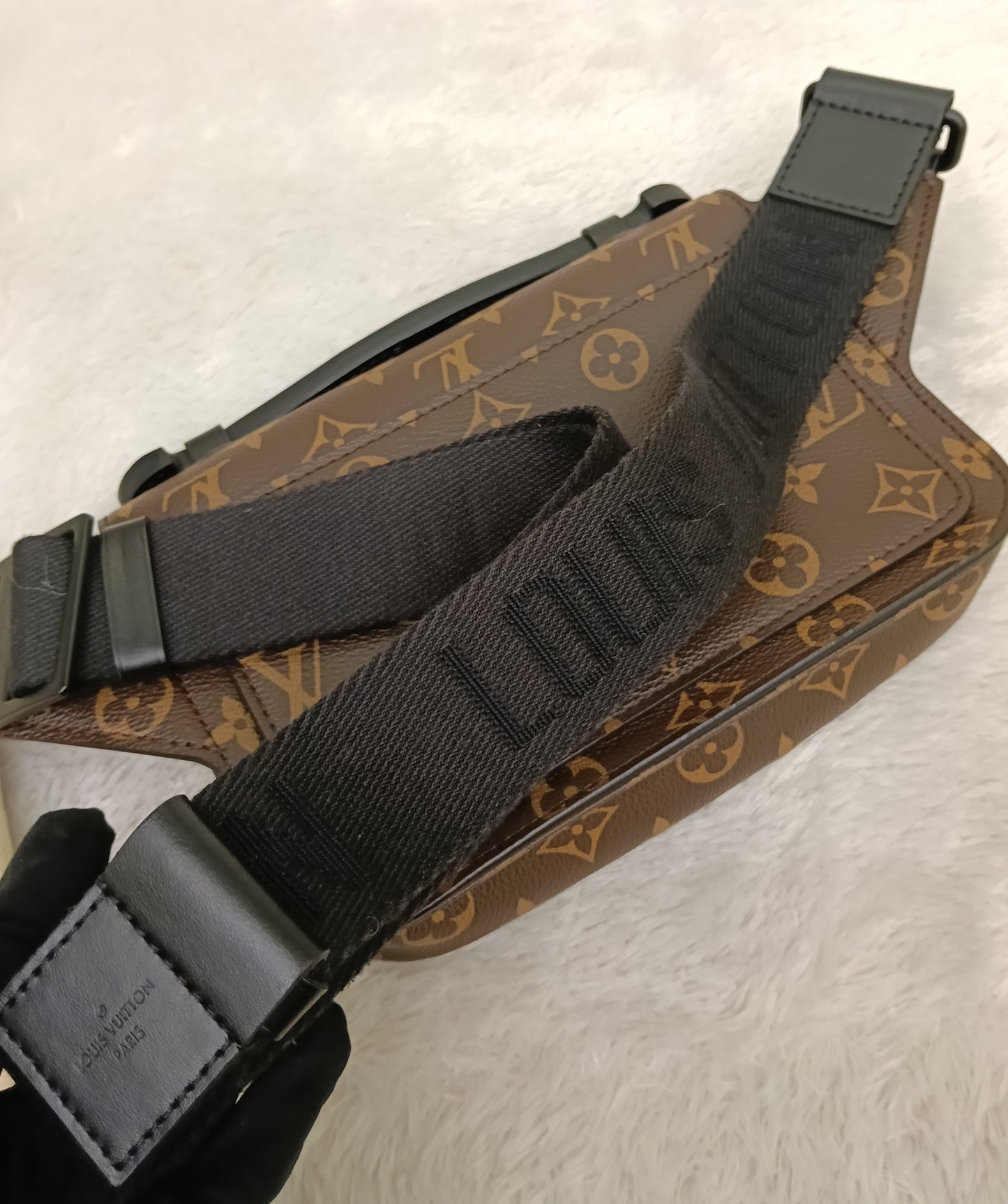 LV S Lock Waist Bag Monogram Macassar (CHIP)