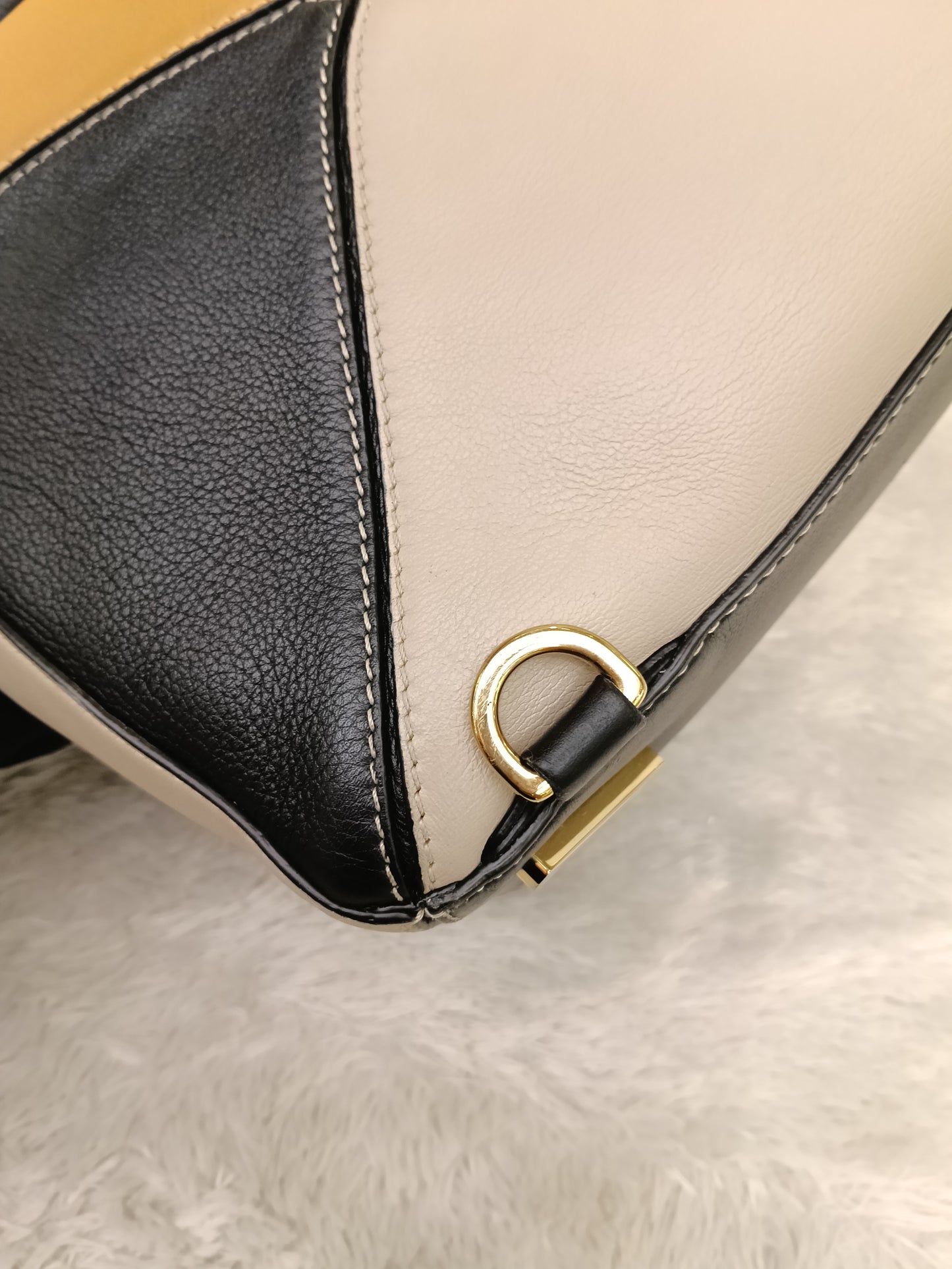Loewe Puzzle Medium Amber Light Oat Black GHW 2019
